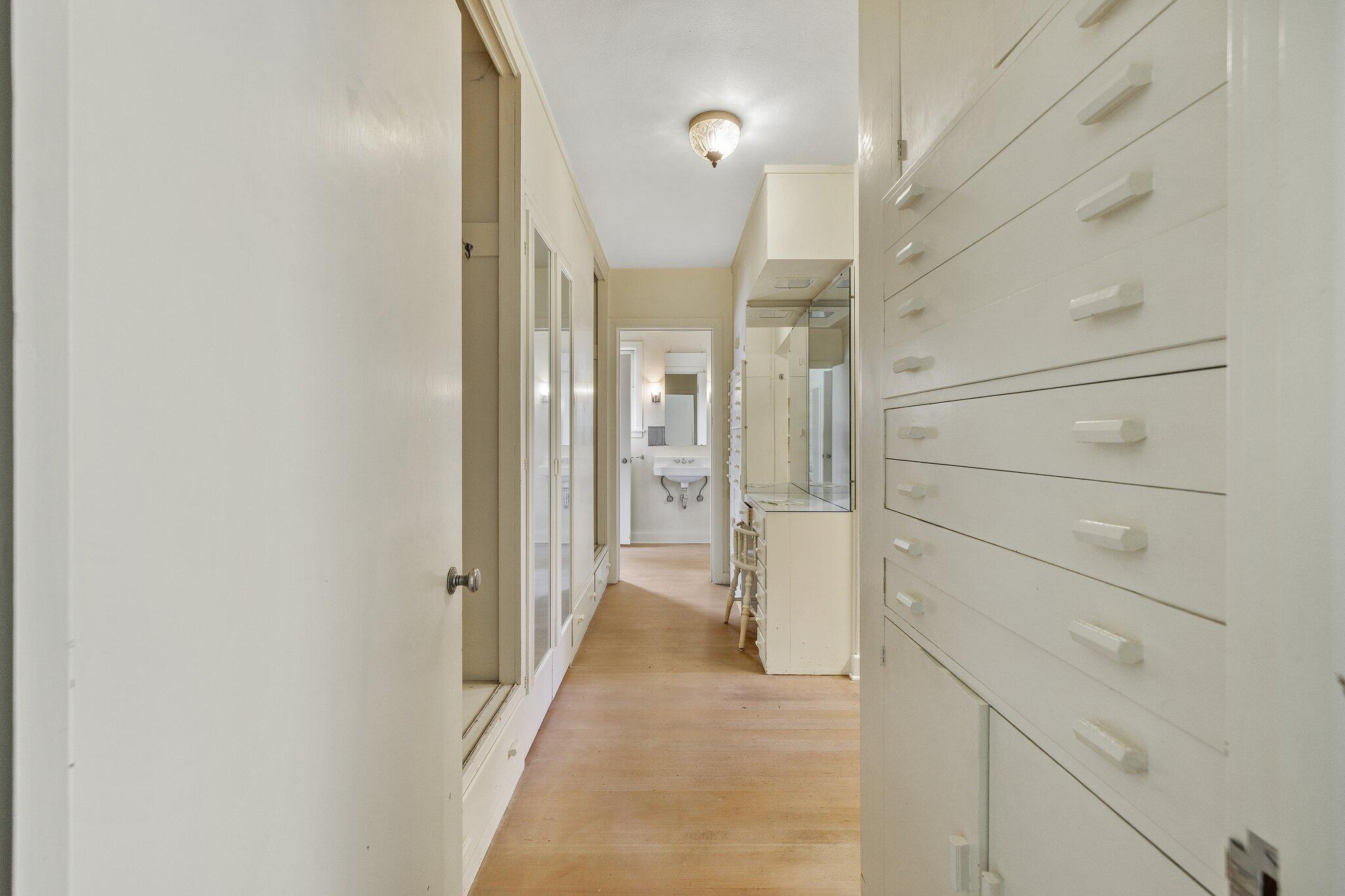 2503 W Green Acres Drive