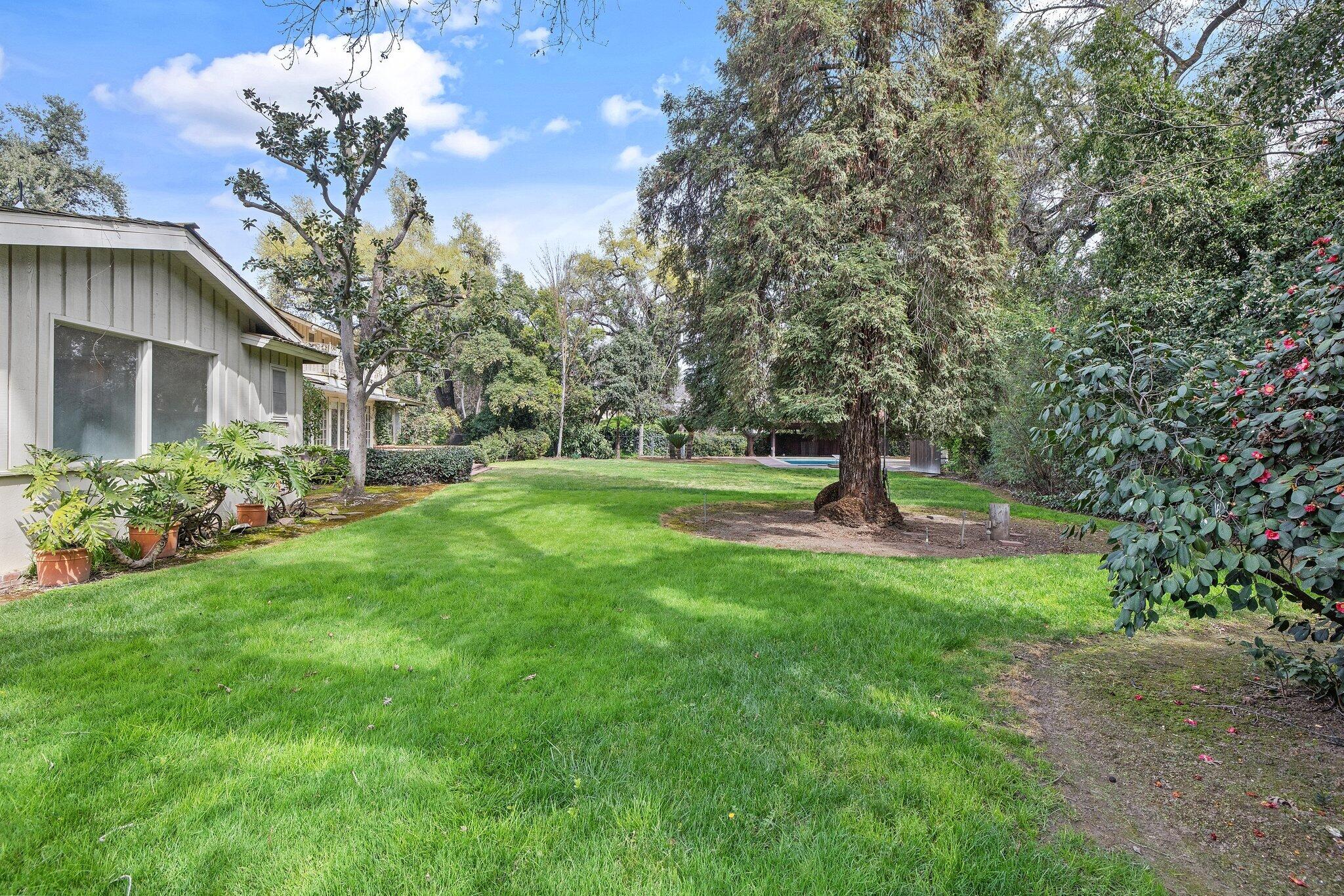 2503 W Green Acres Drive