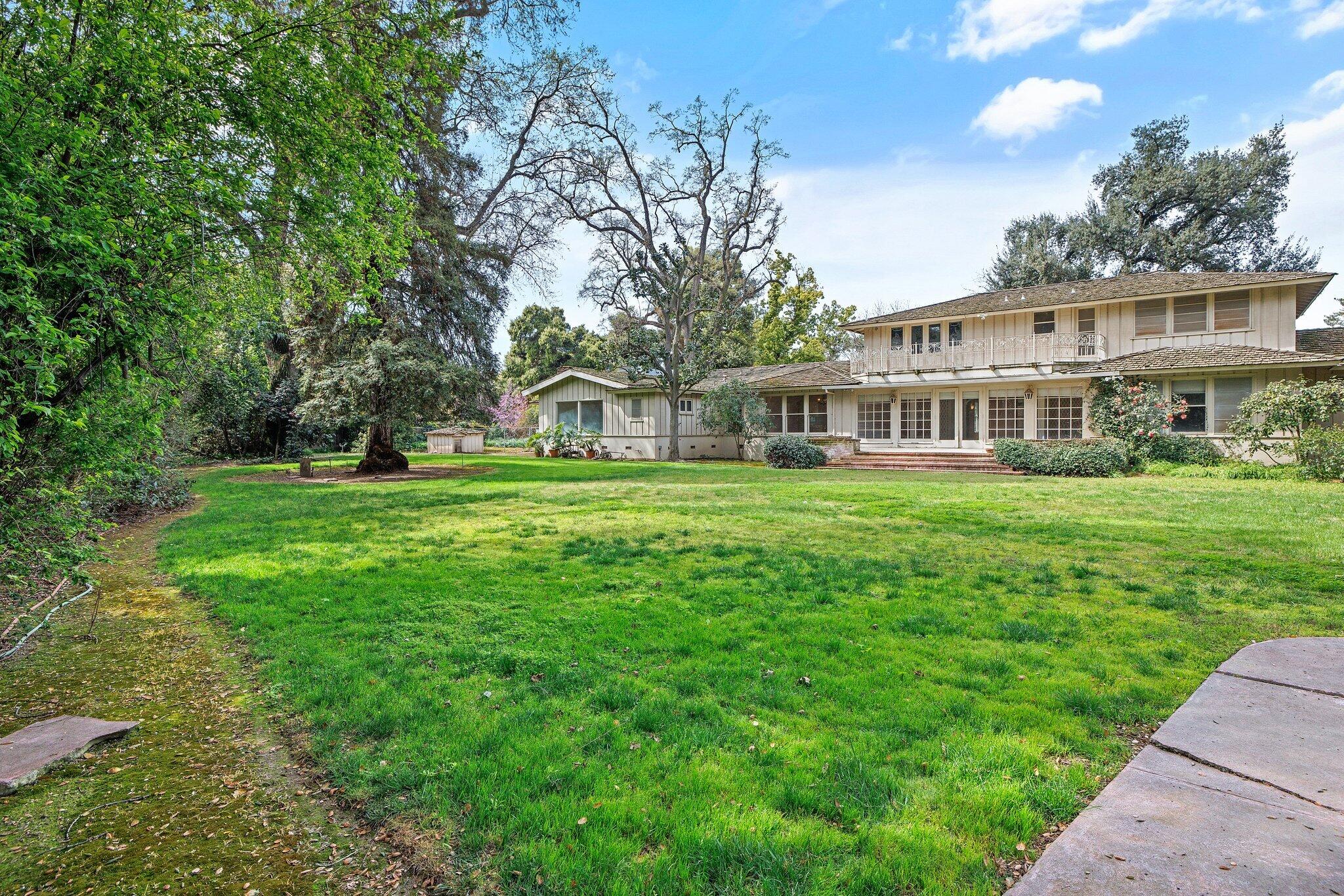 2503 W Green Acres Drive
