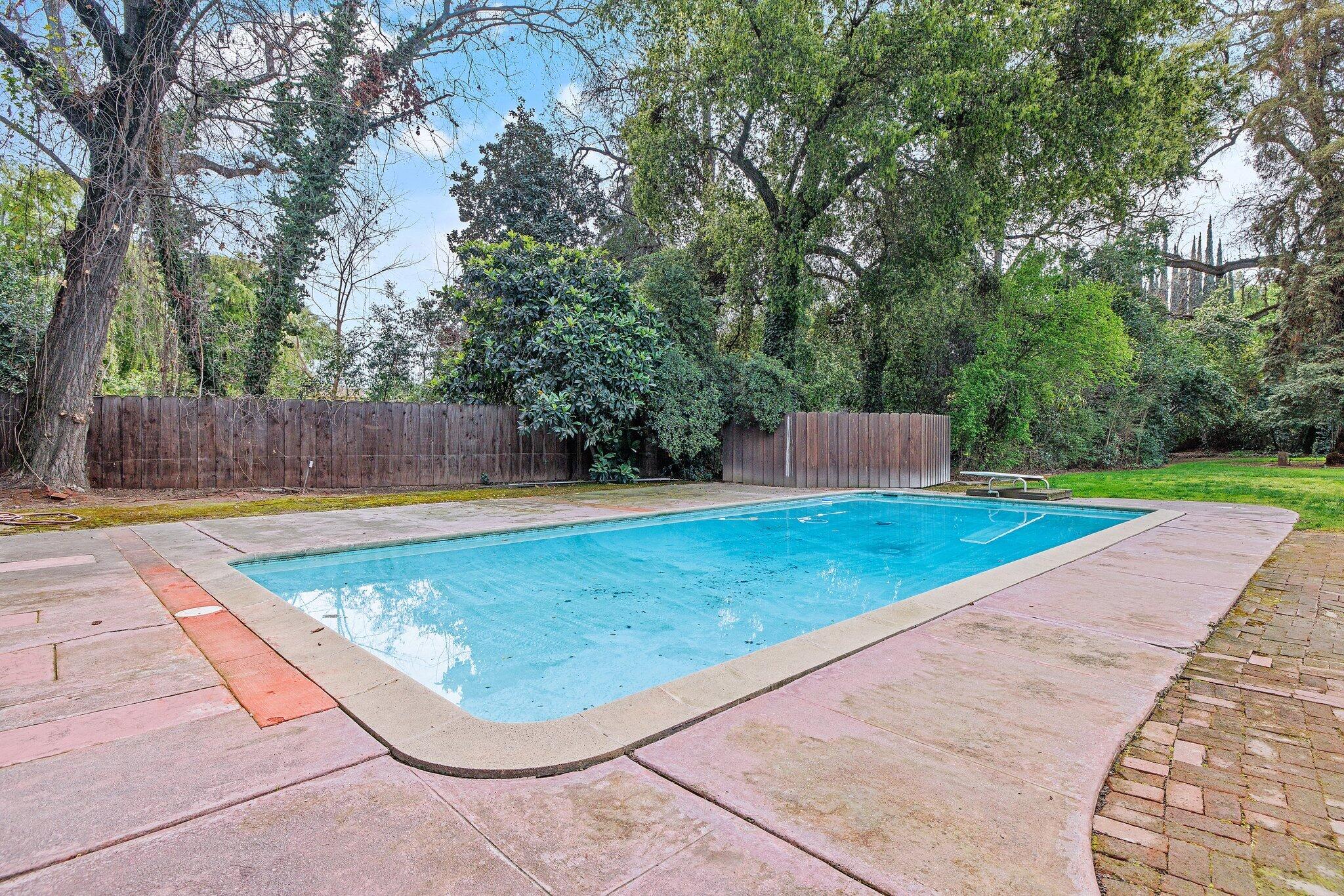2503 W Green Acres Drive