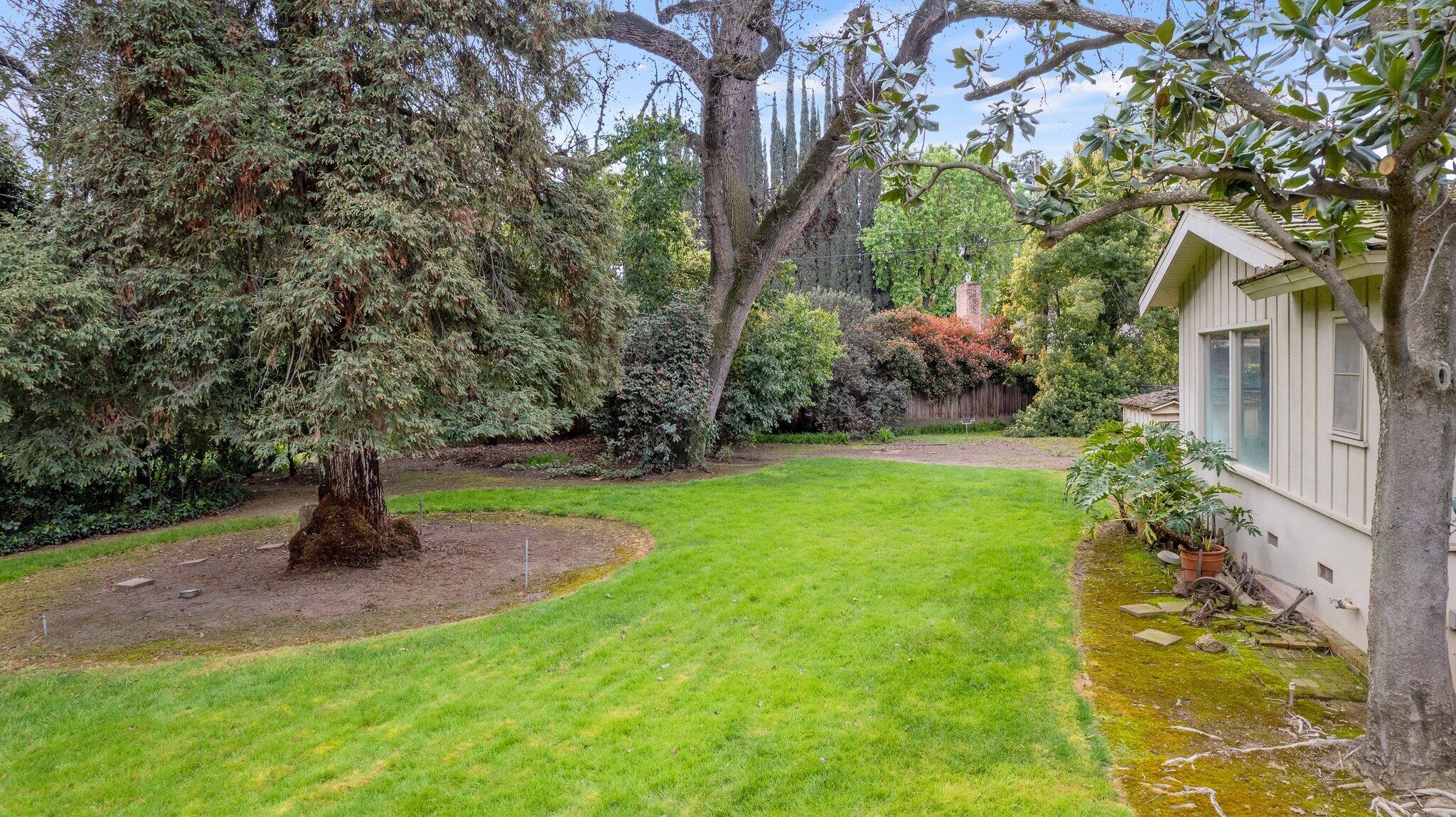 2503 W Green Acres Drive