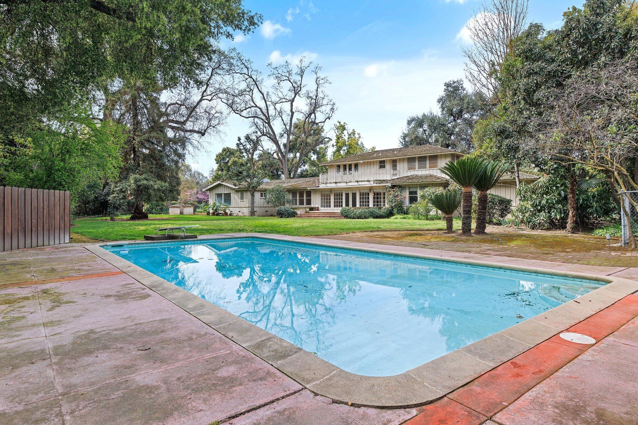 2503 W Green Acres Drive