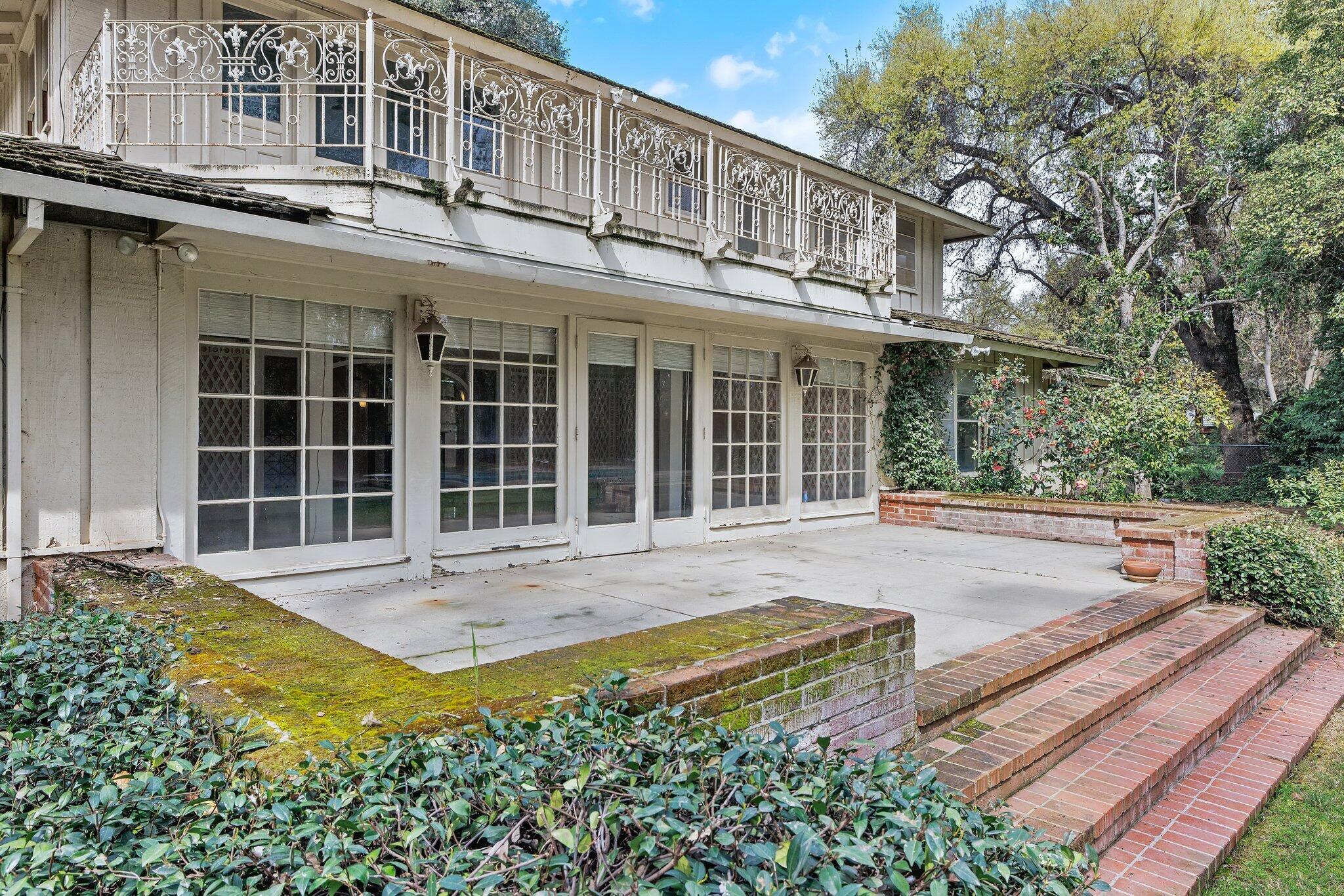 2503 W Green Acres Drive