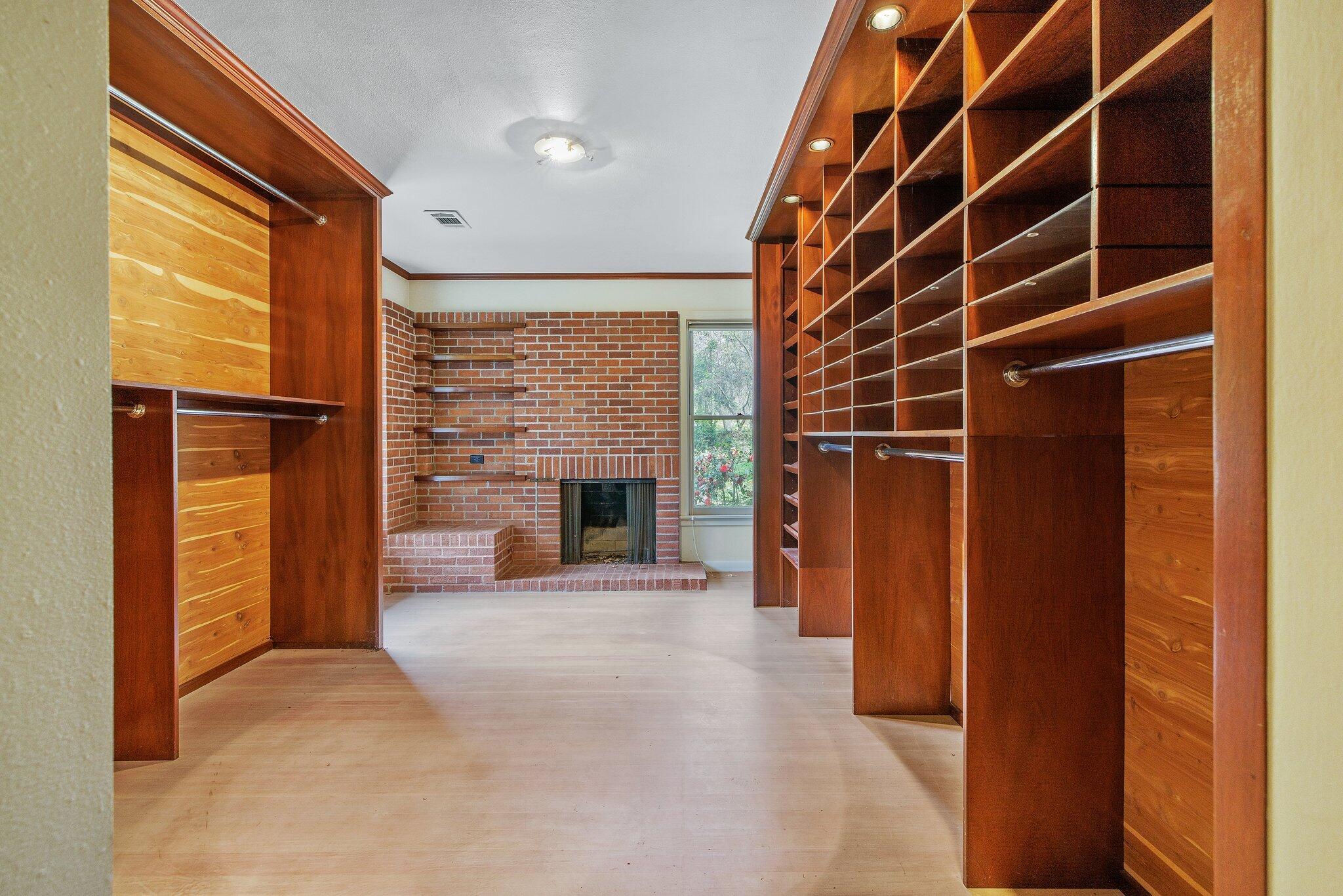2503 W Green Acres Drive