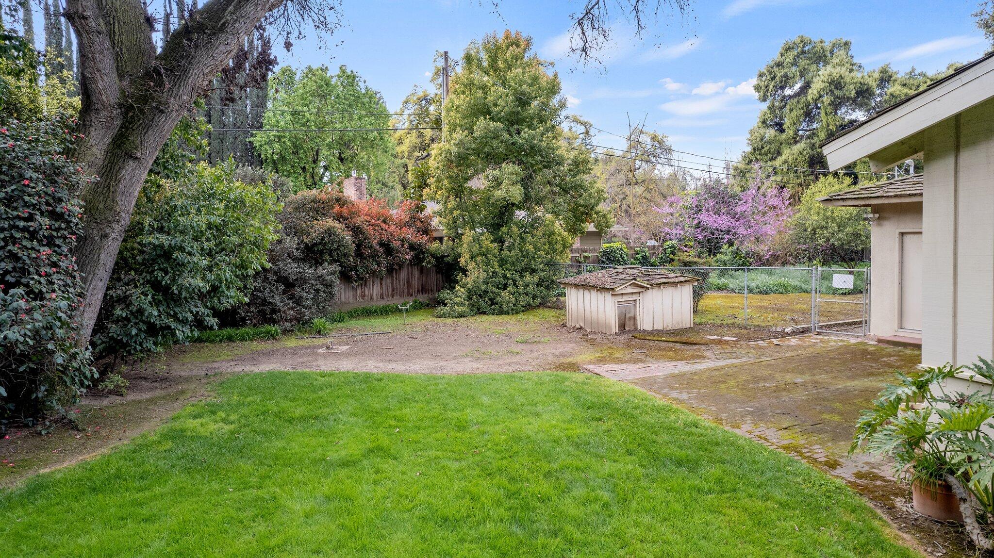 2503 W Green Acres Drive