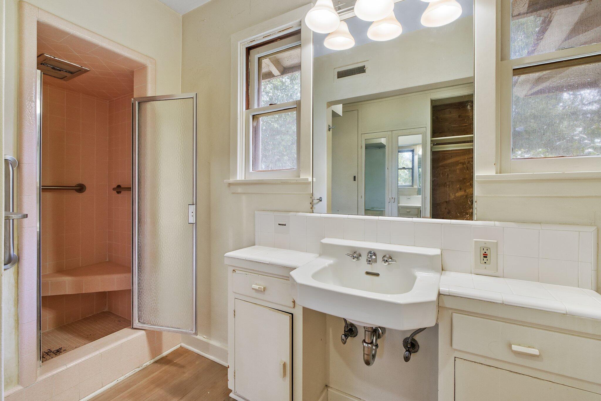 2503 W Green Acres Drive