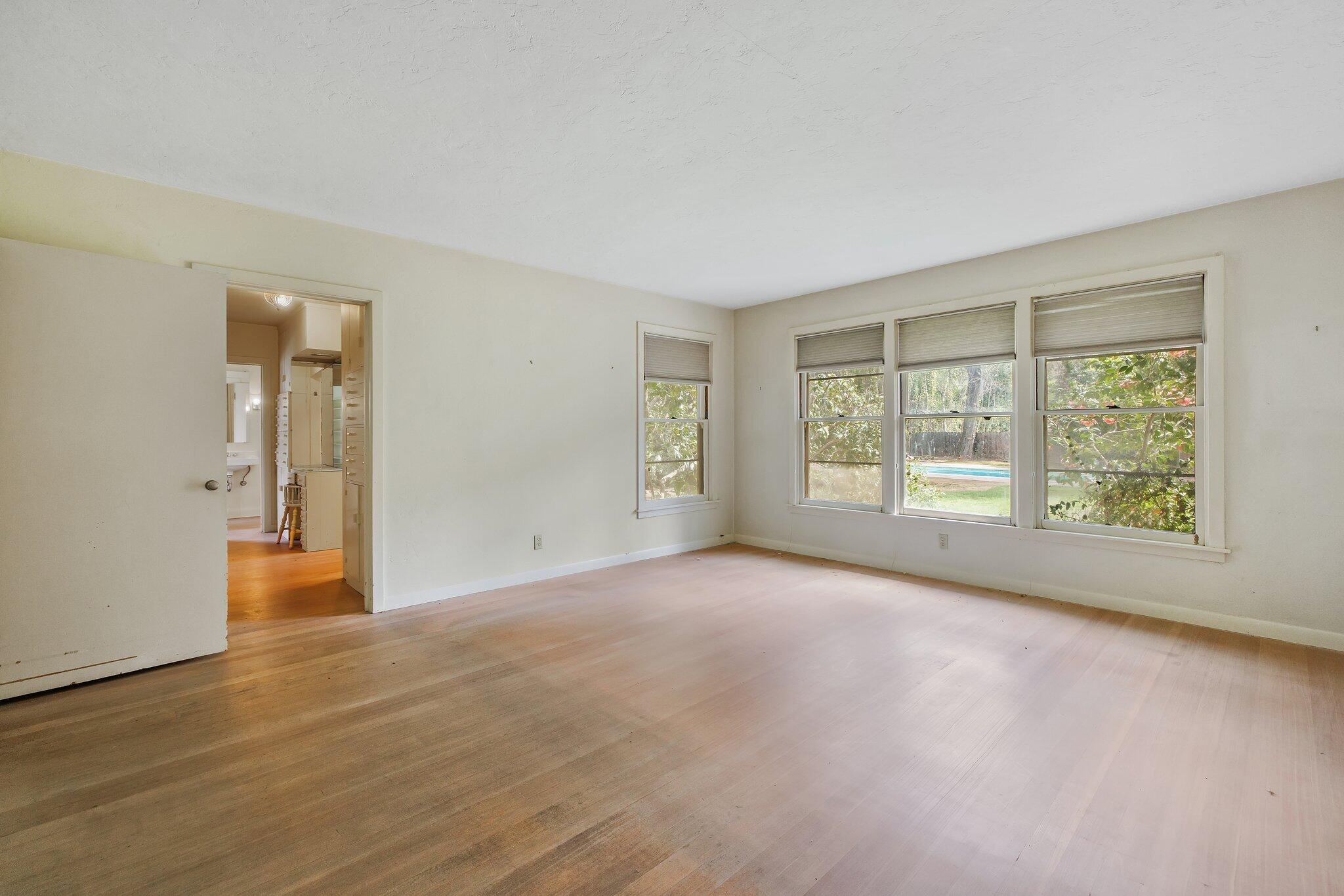 2503 W Green Acres Drive