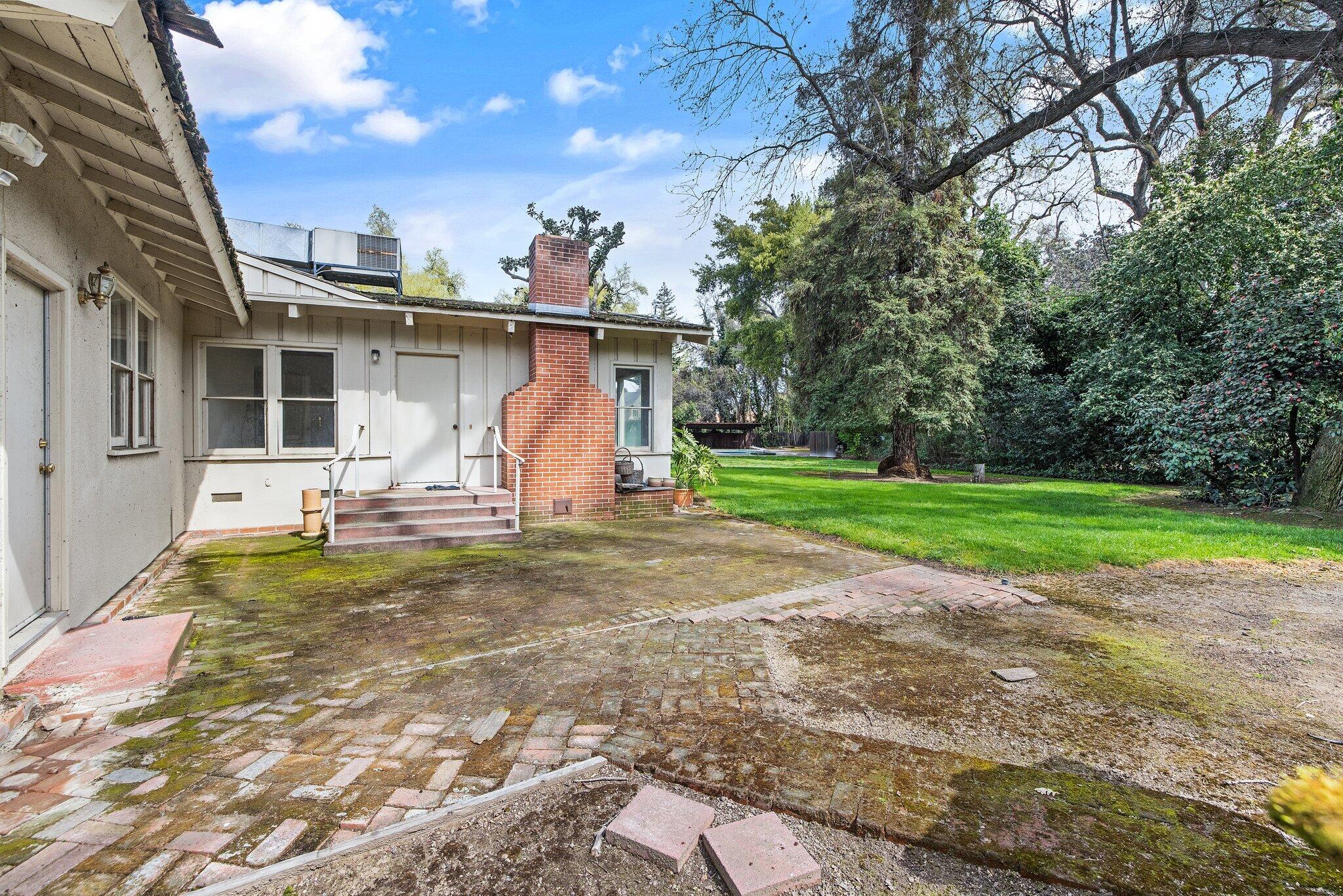 2503 W Green Acres Drive