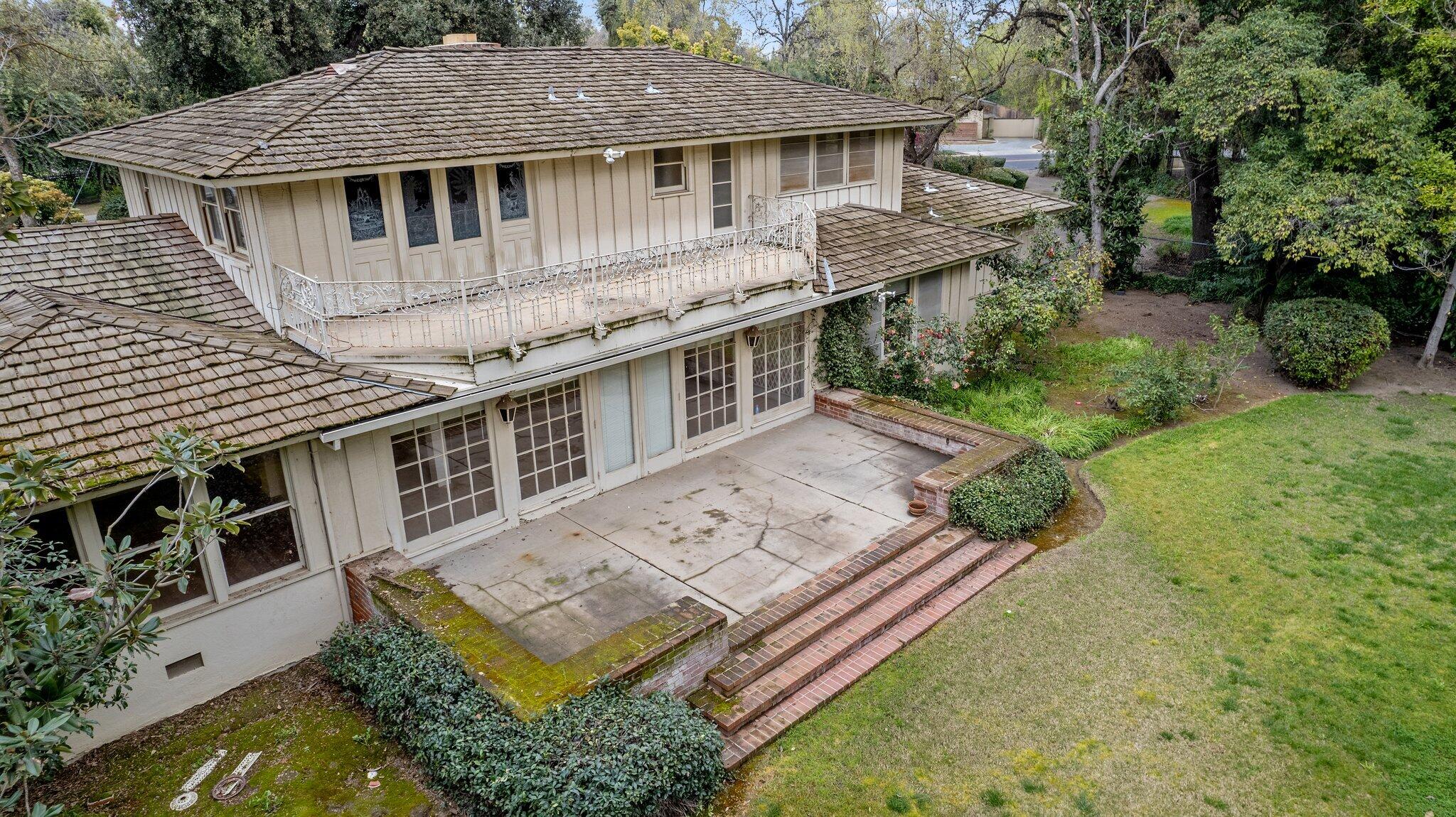 2503 W Green Acres Drive