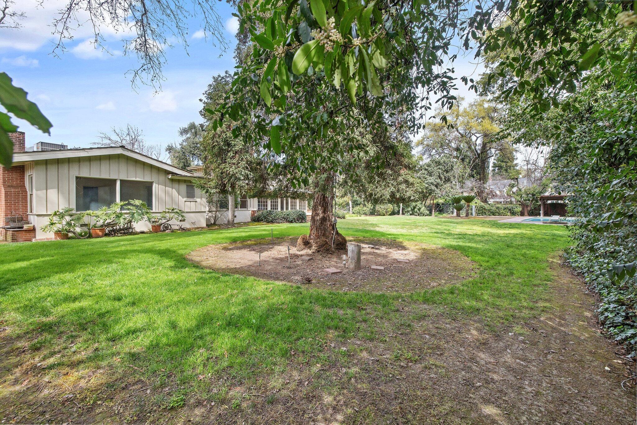 2503 W Green Acres Drive