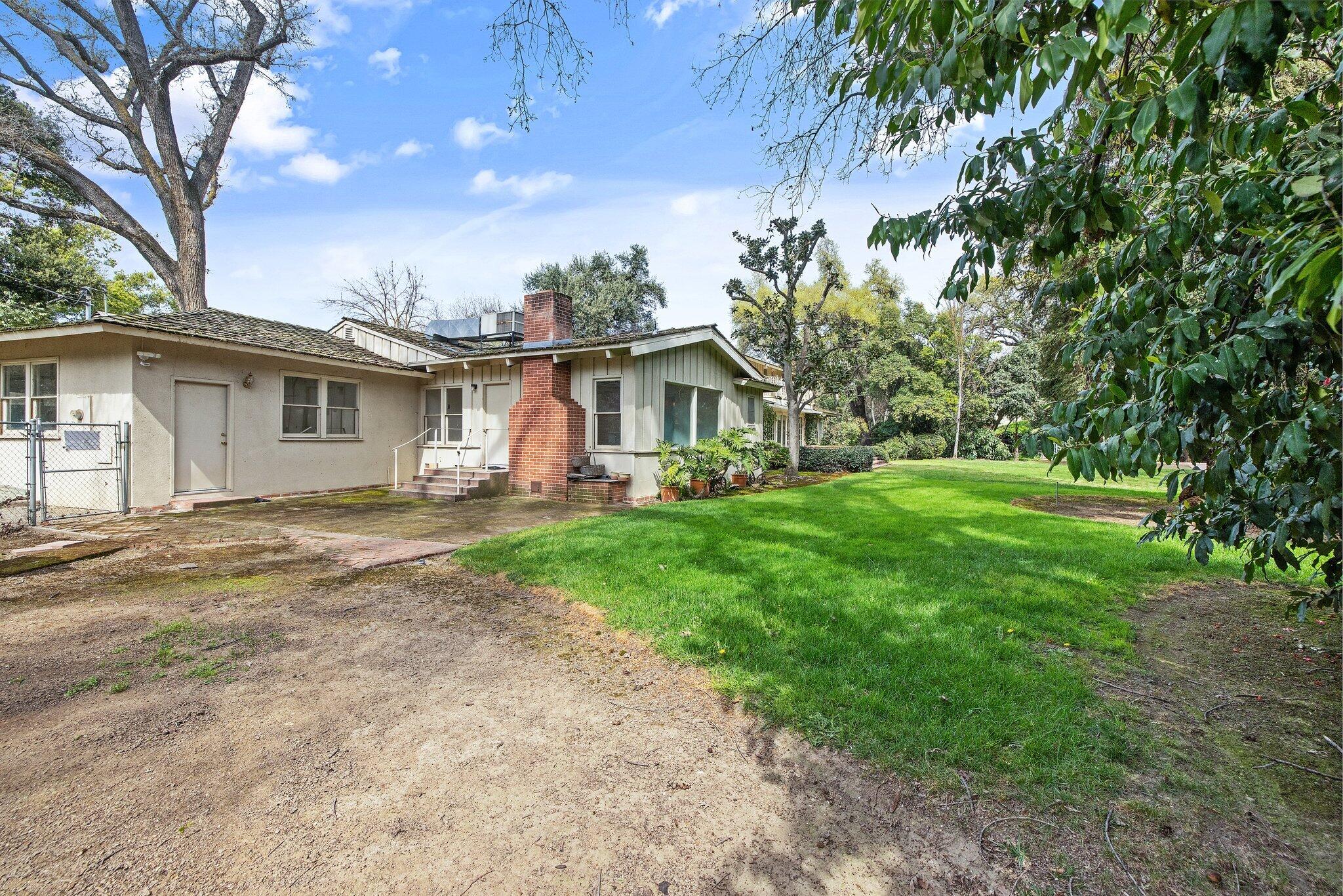 2503 W Green Acres Drive