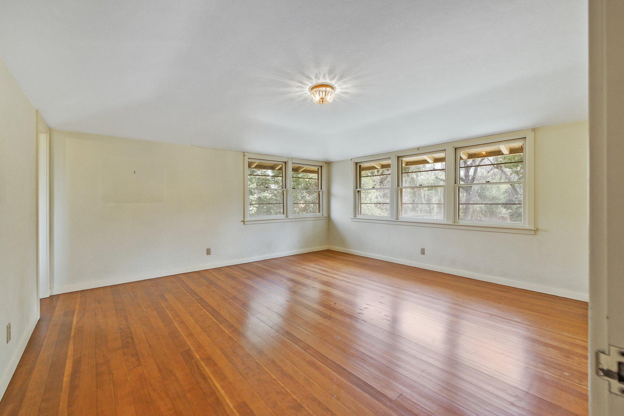 2503 W Green Acres Drive