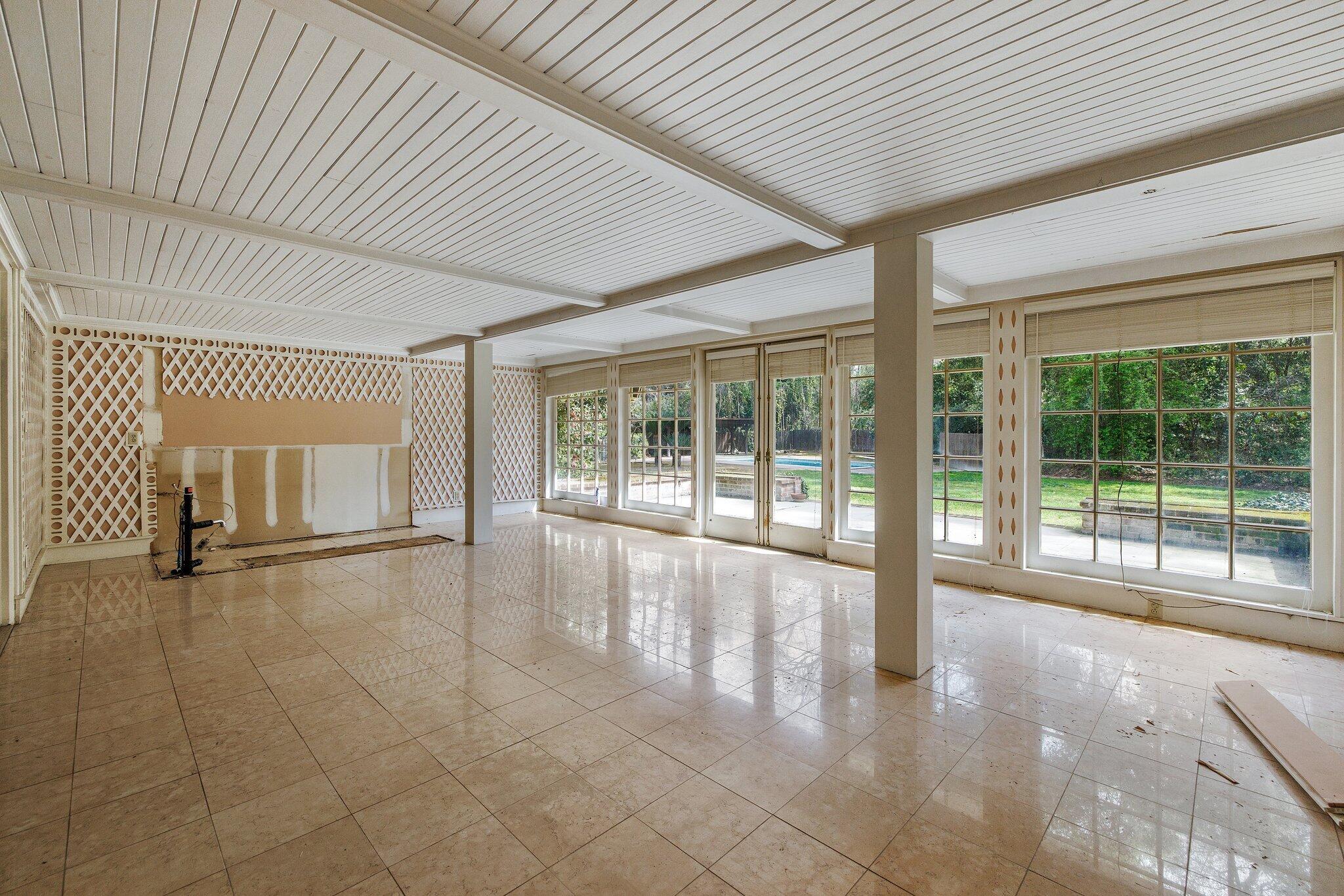 2503 W Green Acres Drive