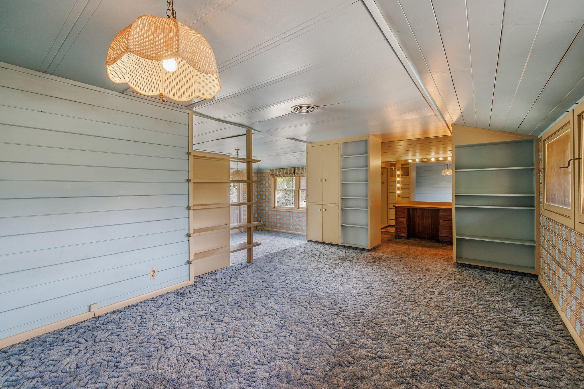 2503 W Green Acres Drive