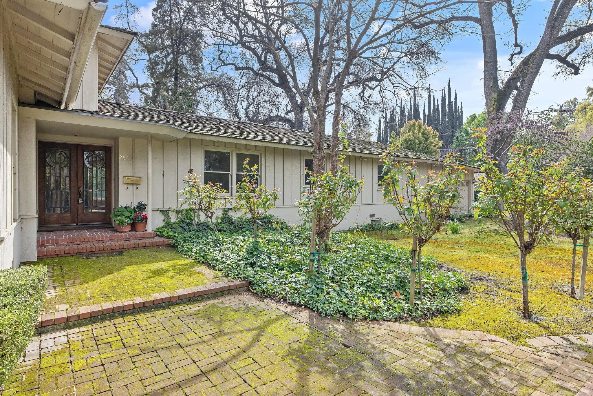 2503 W Green Acres Drive