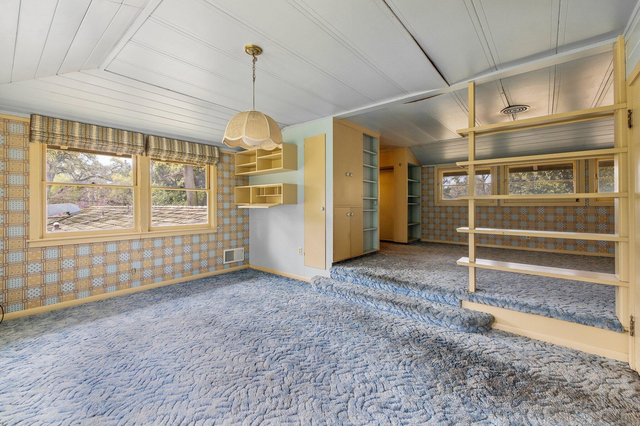 2503 W Green Acres Drive