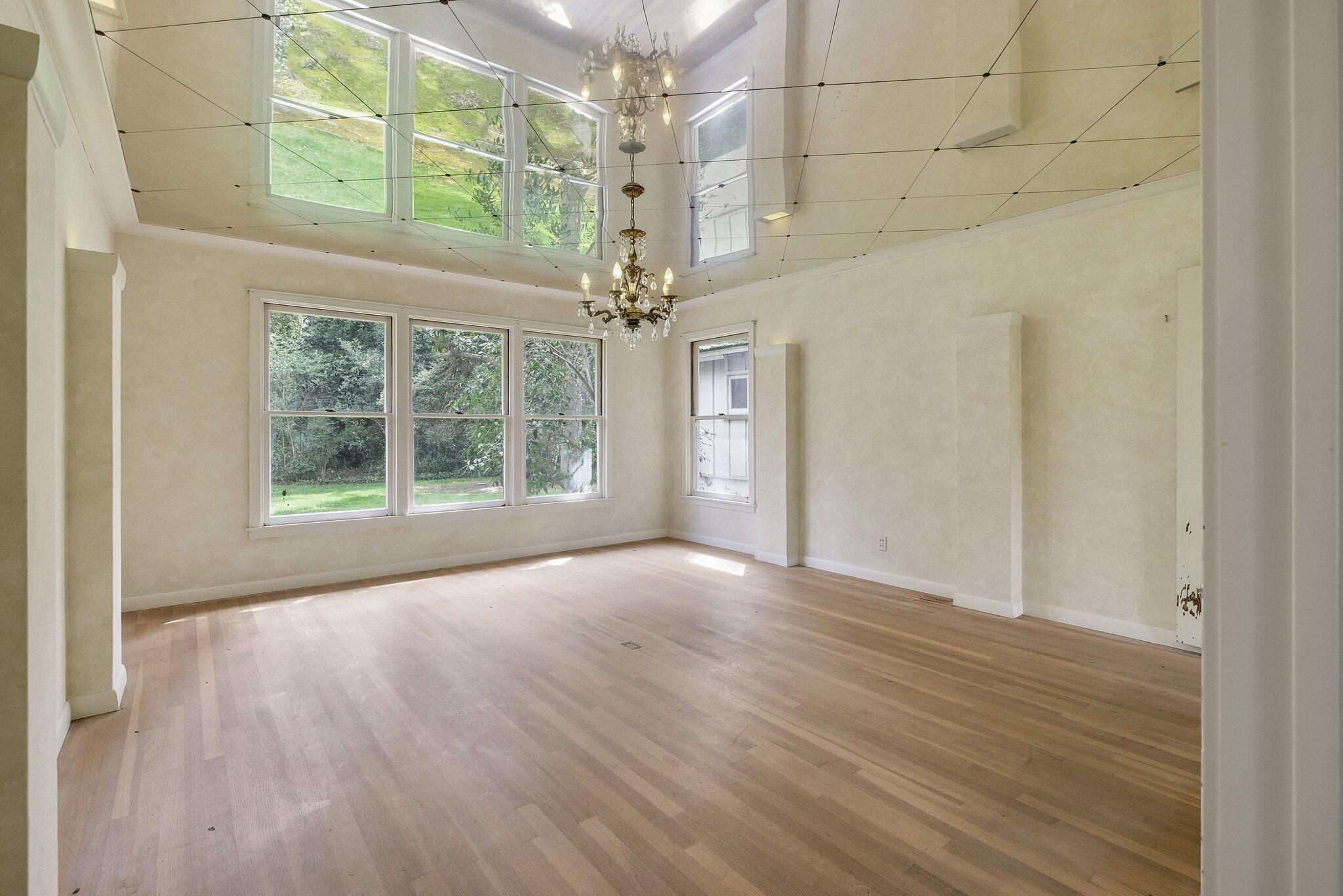 2503 W Green Acres Drive