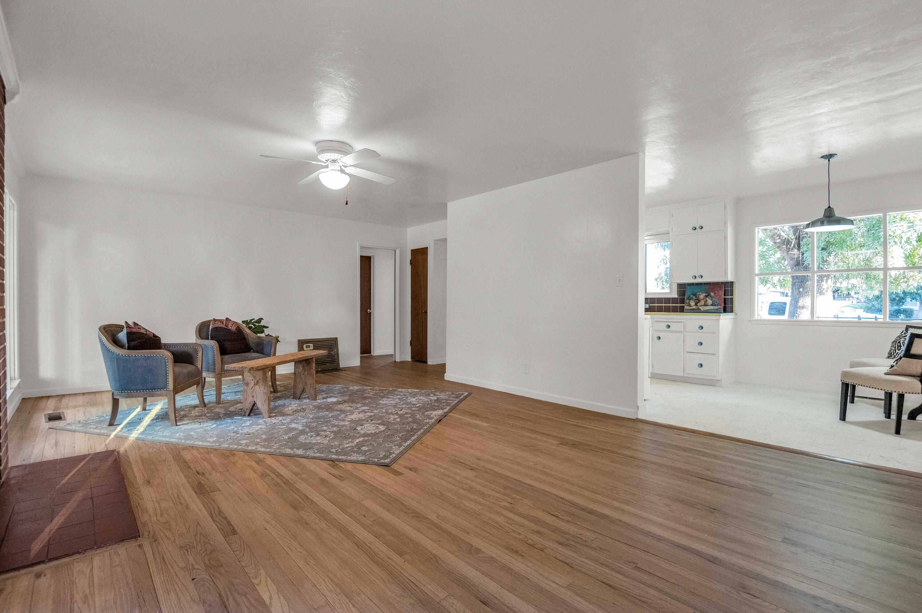 1016 E Kaweah Avenue