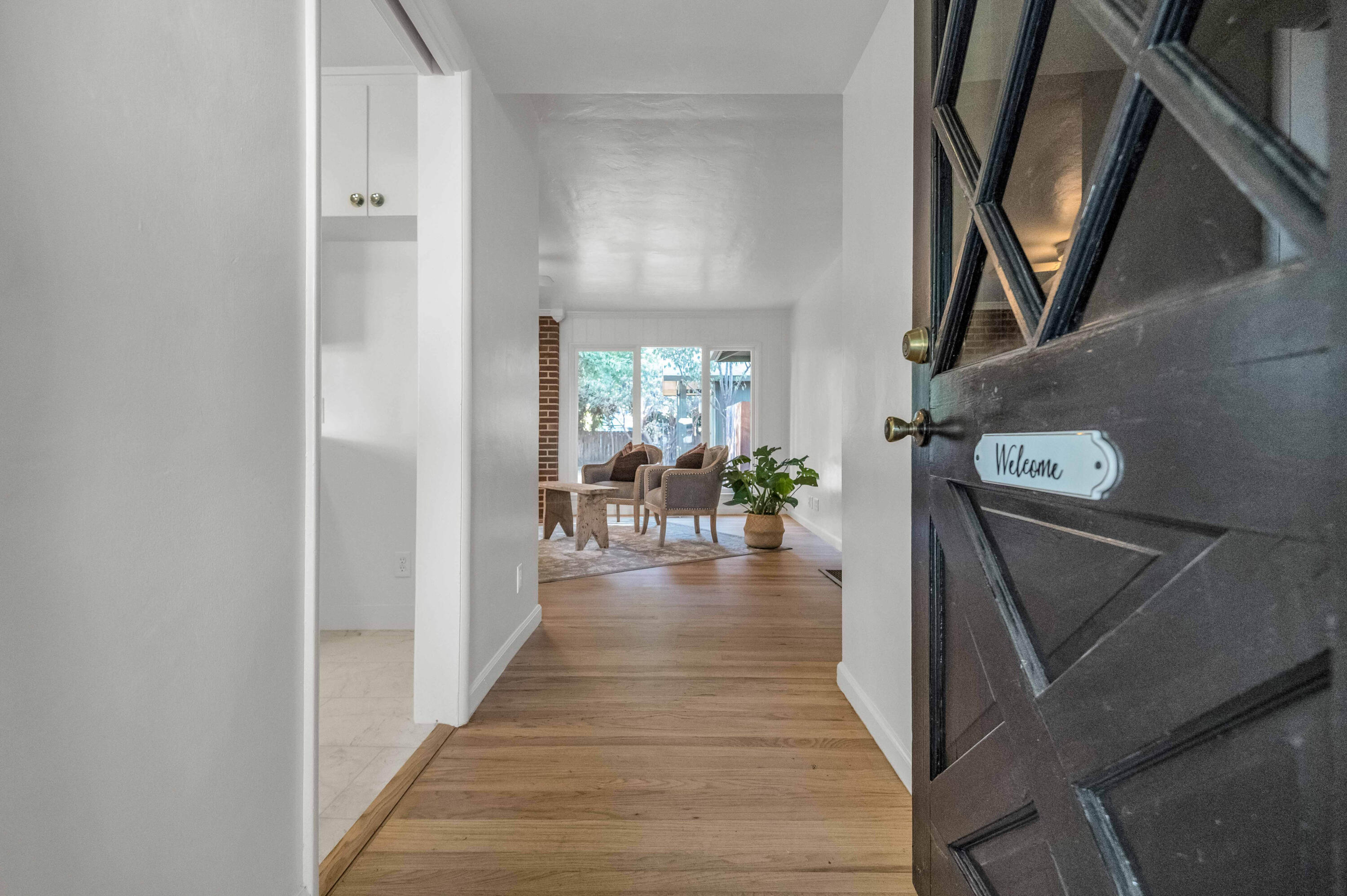 1016 E Kaweah Avenue