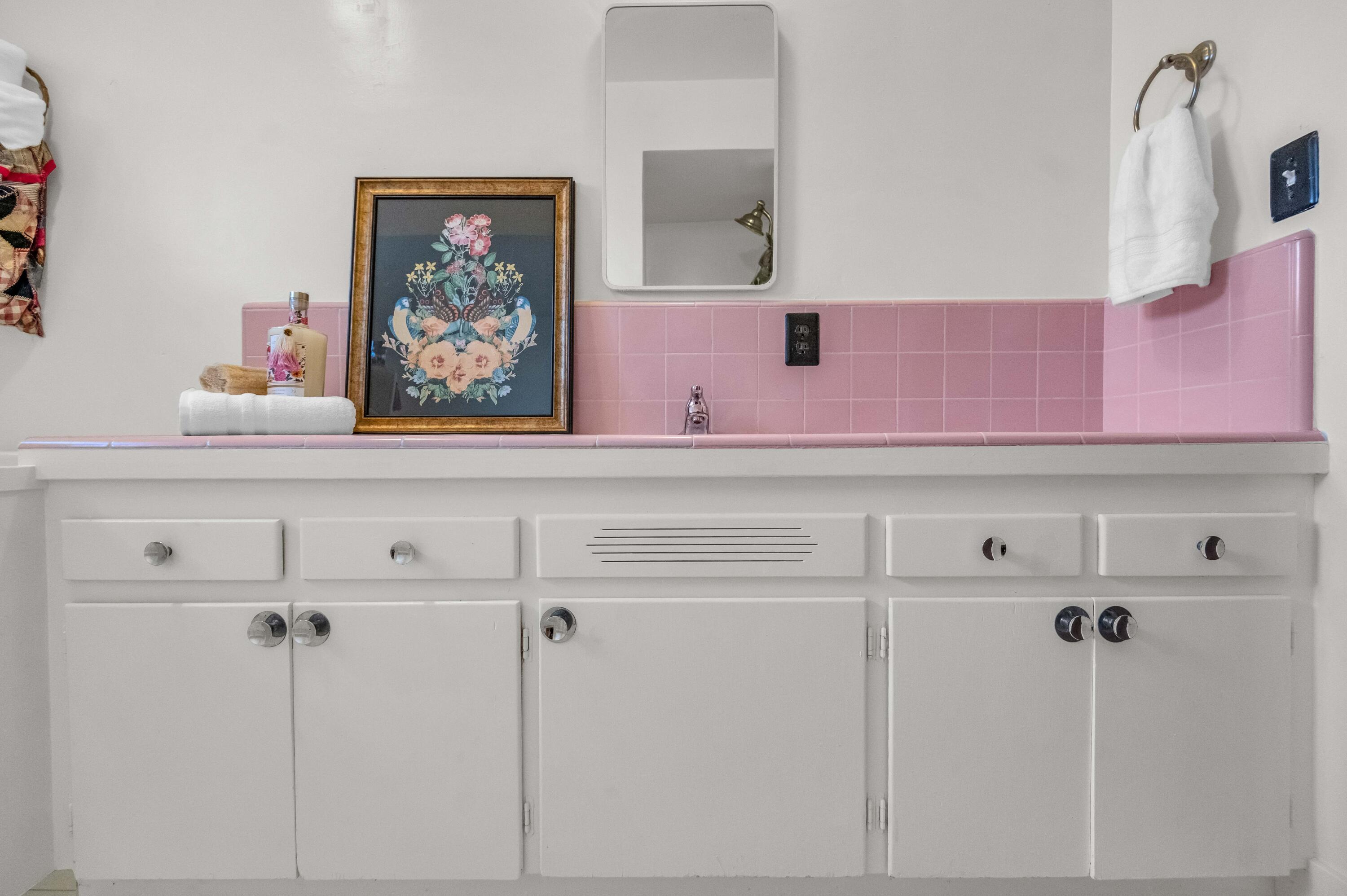 1016 E Kaweah Avenue