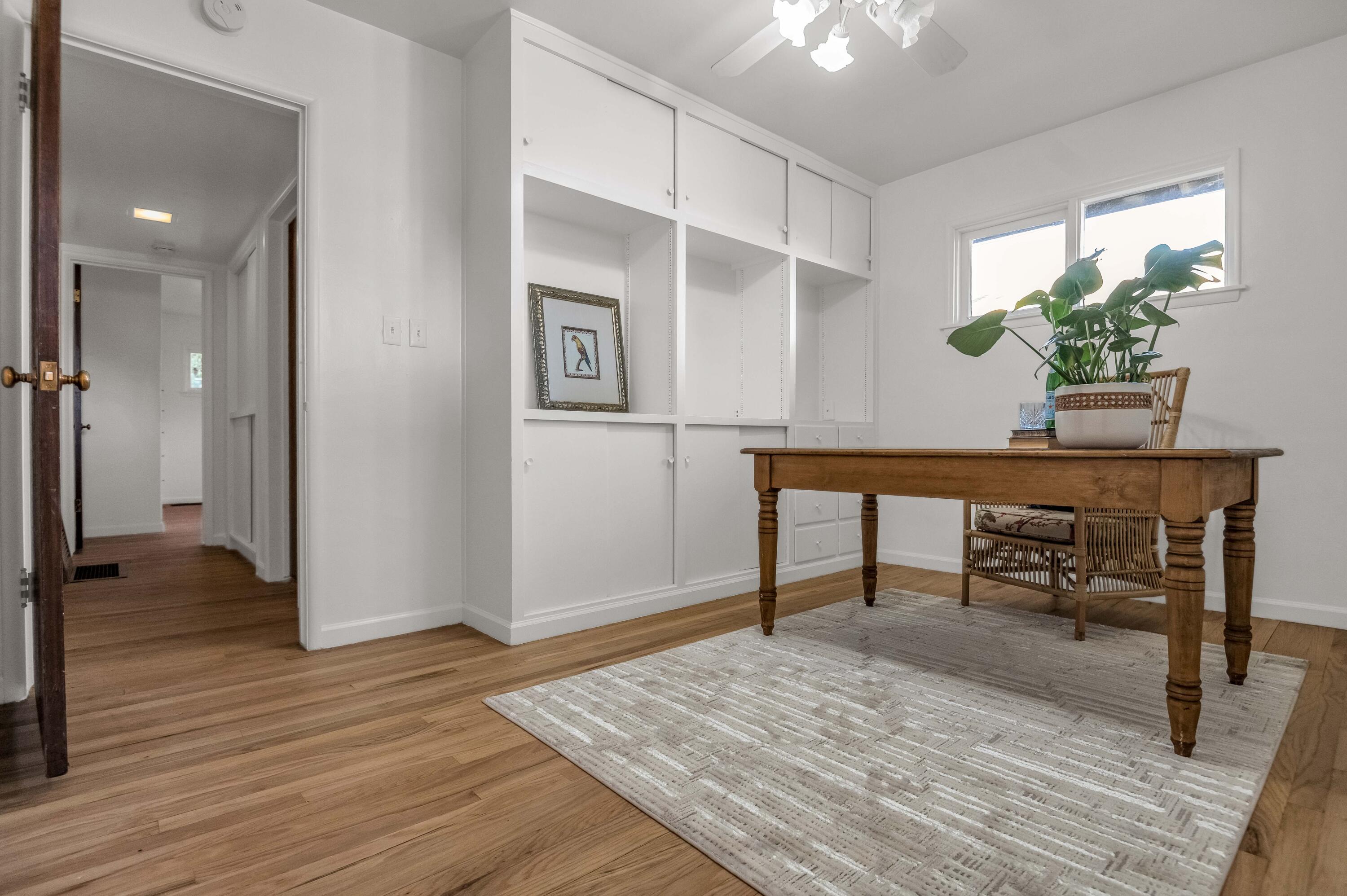 1016 E Kaweah Avenue