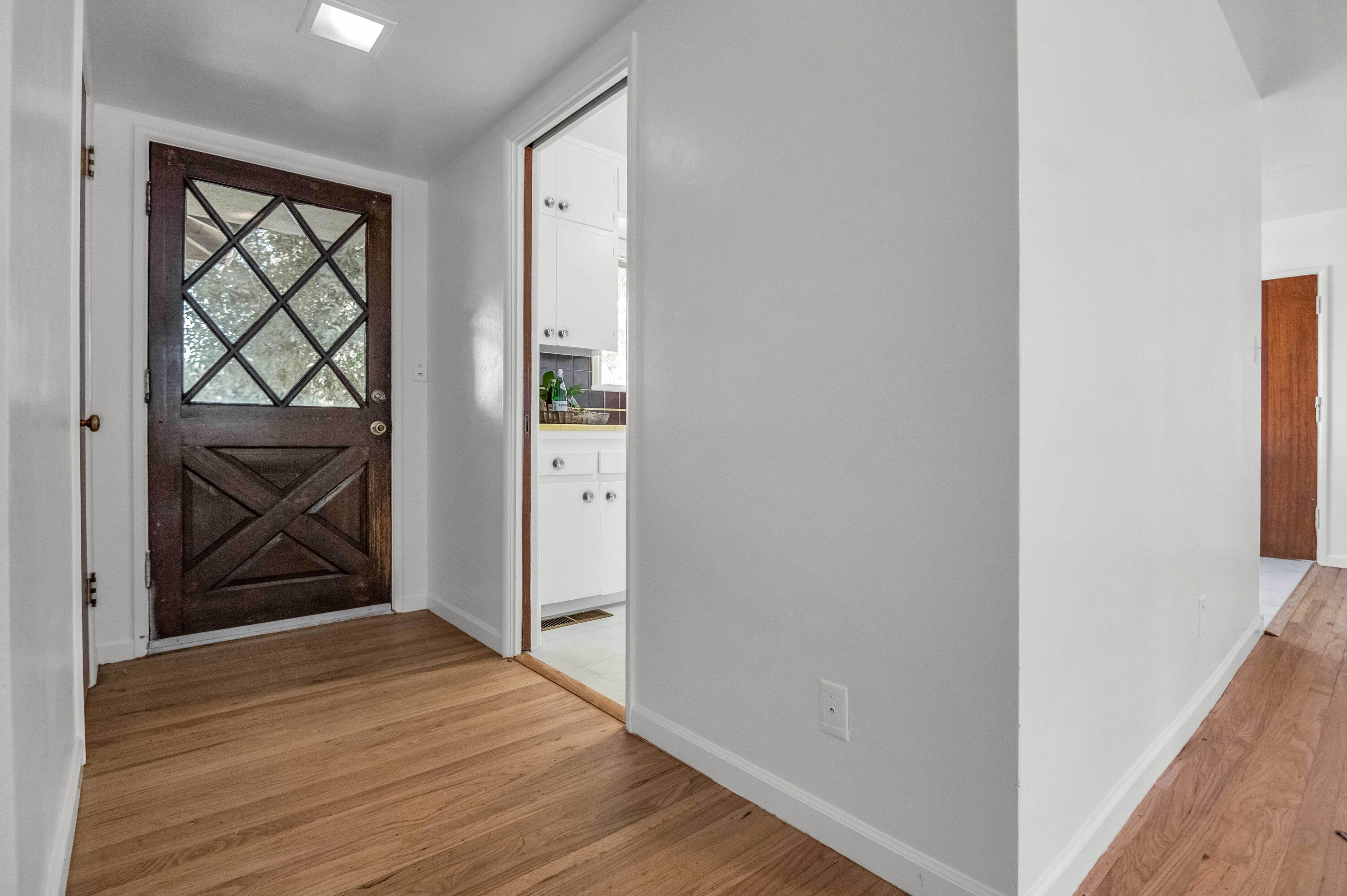 1016 E Kaweah Avenue