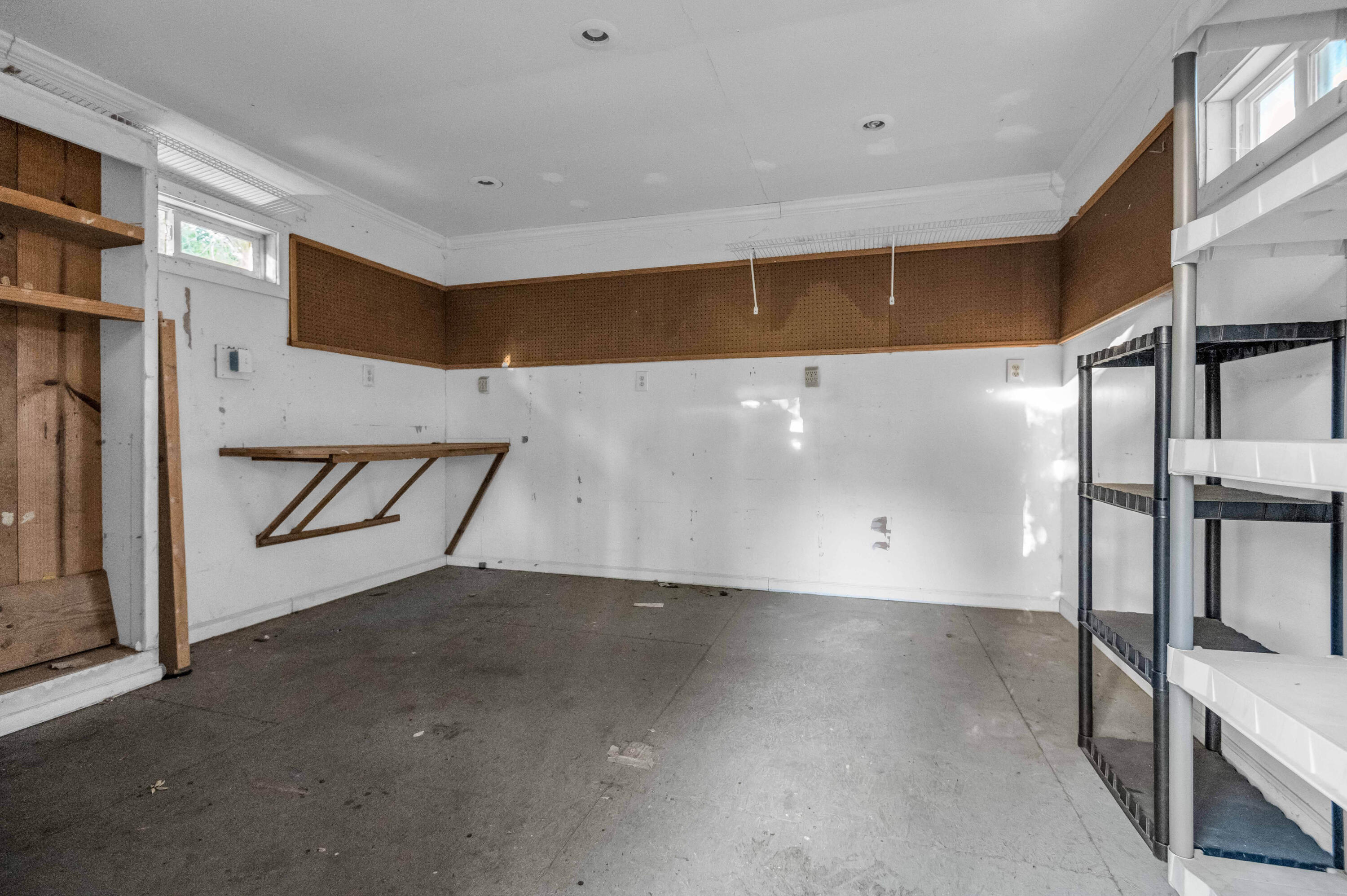 1016 E Kaweah Avenue