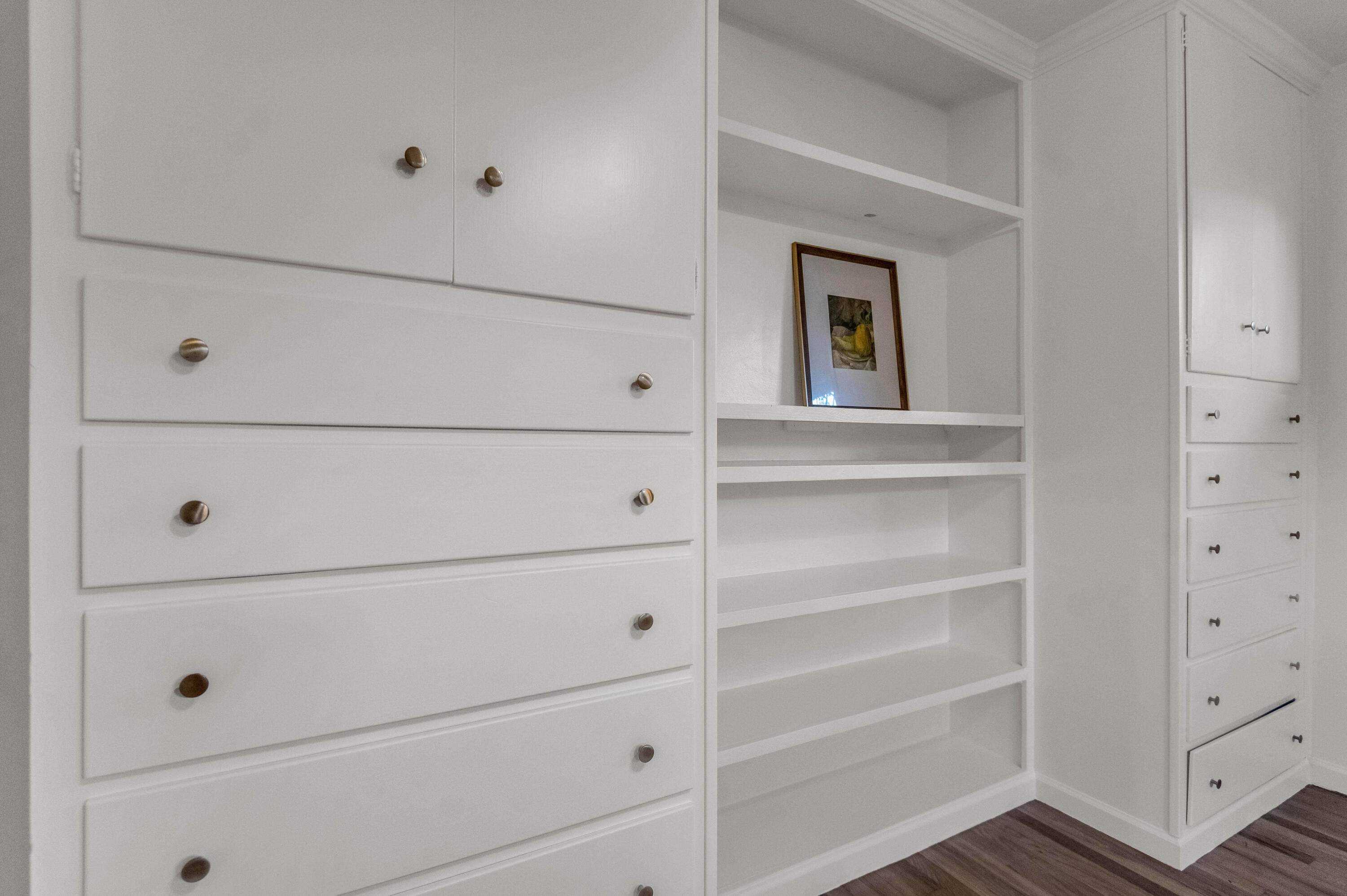 1016 E Kaweah Avenue