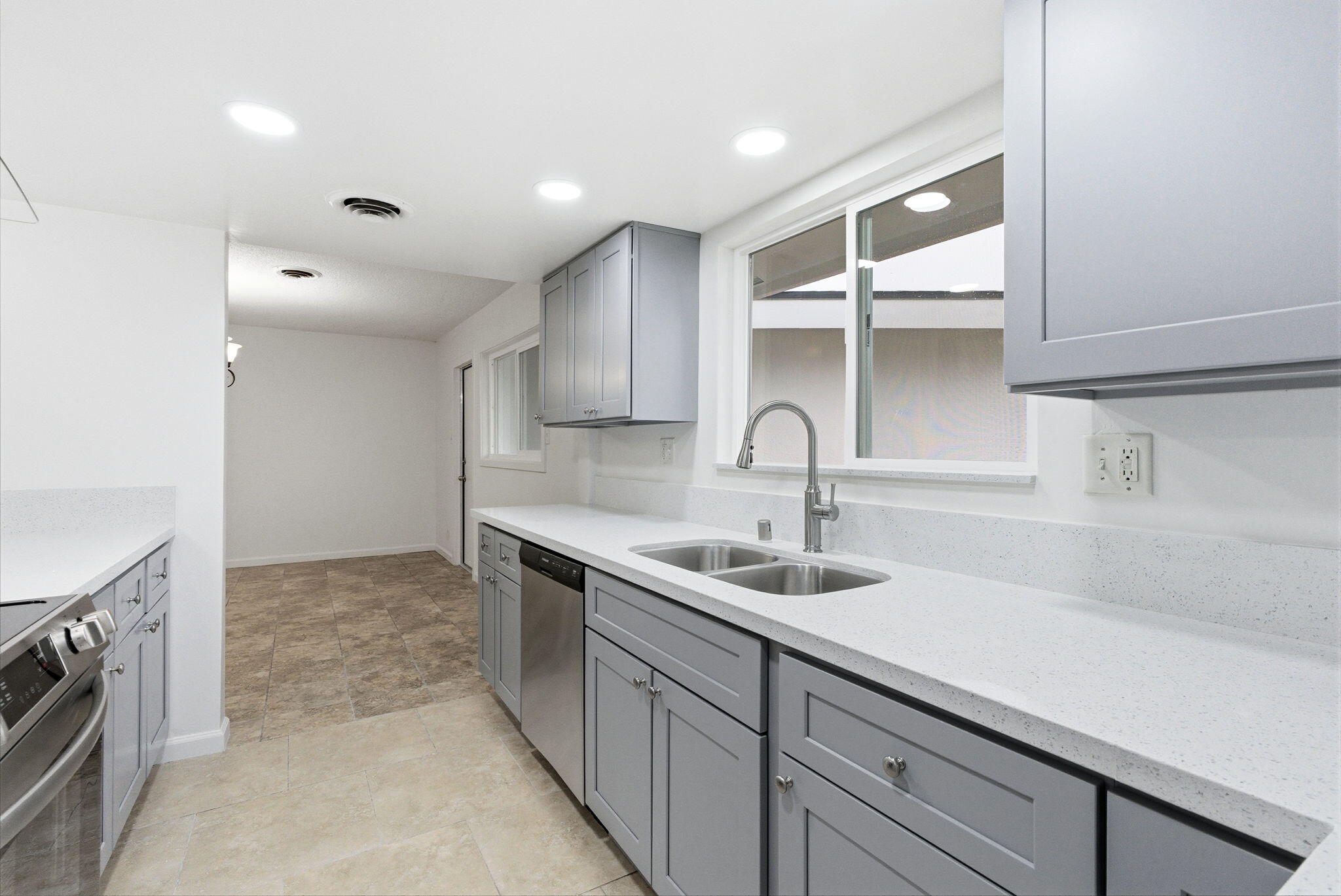 179 W Hazelwood Place