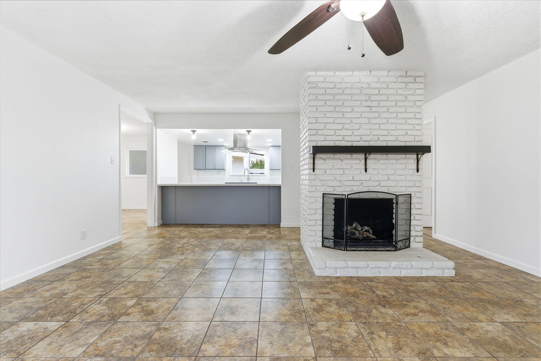 179 W Hazelwood Place