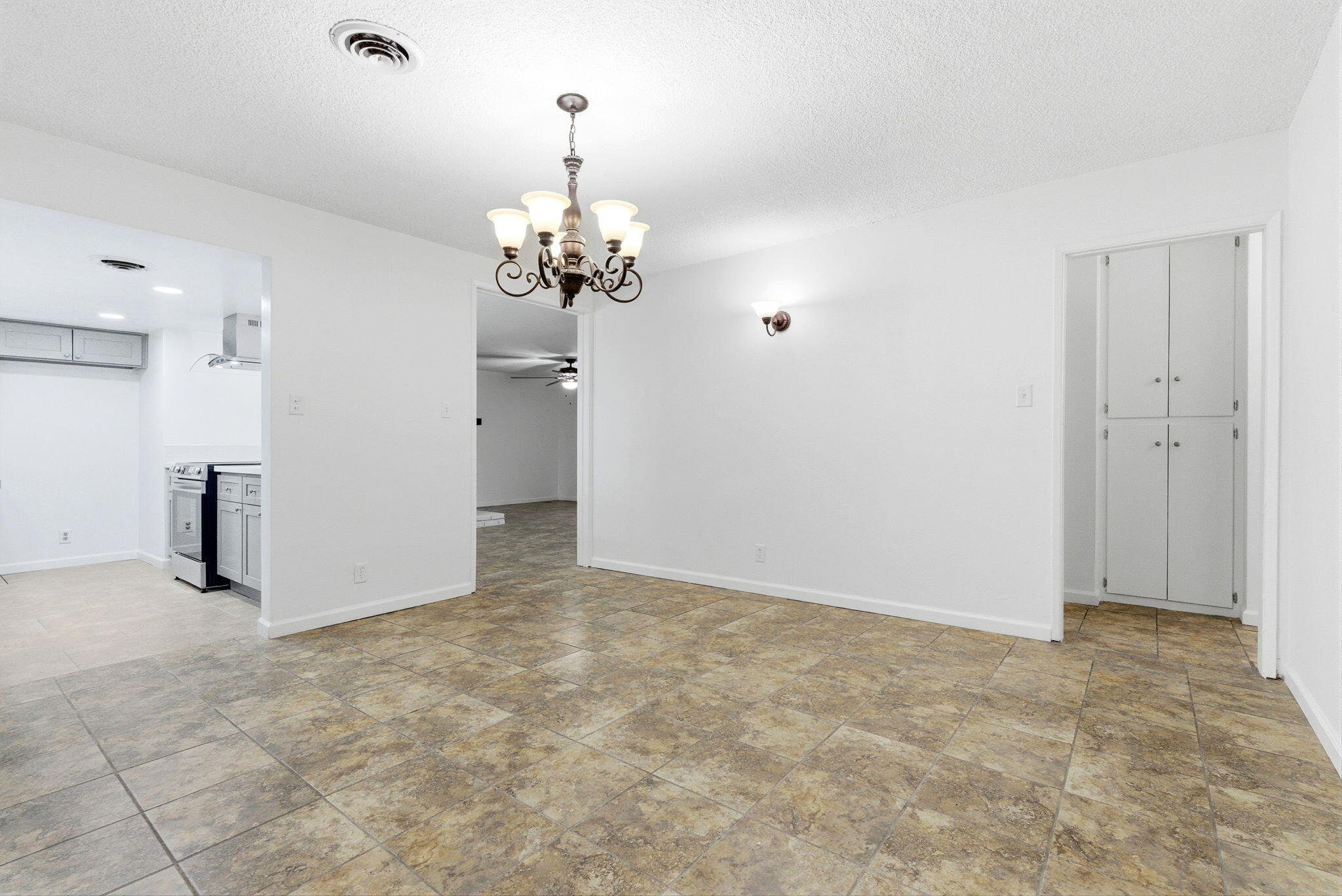 179 W Hazelwood Place