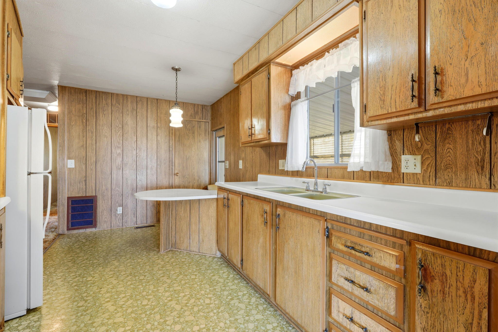 630 W Hermosa Street, Spc 6