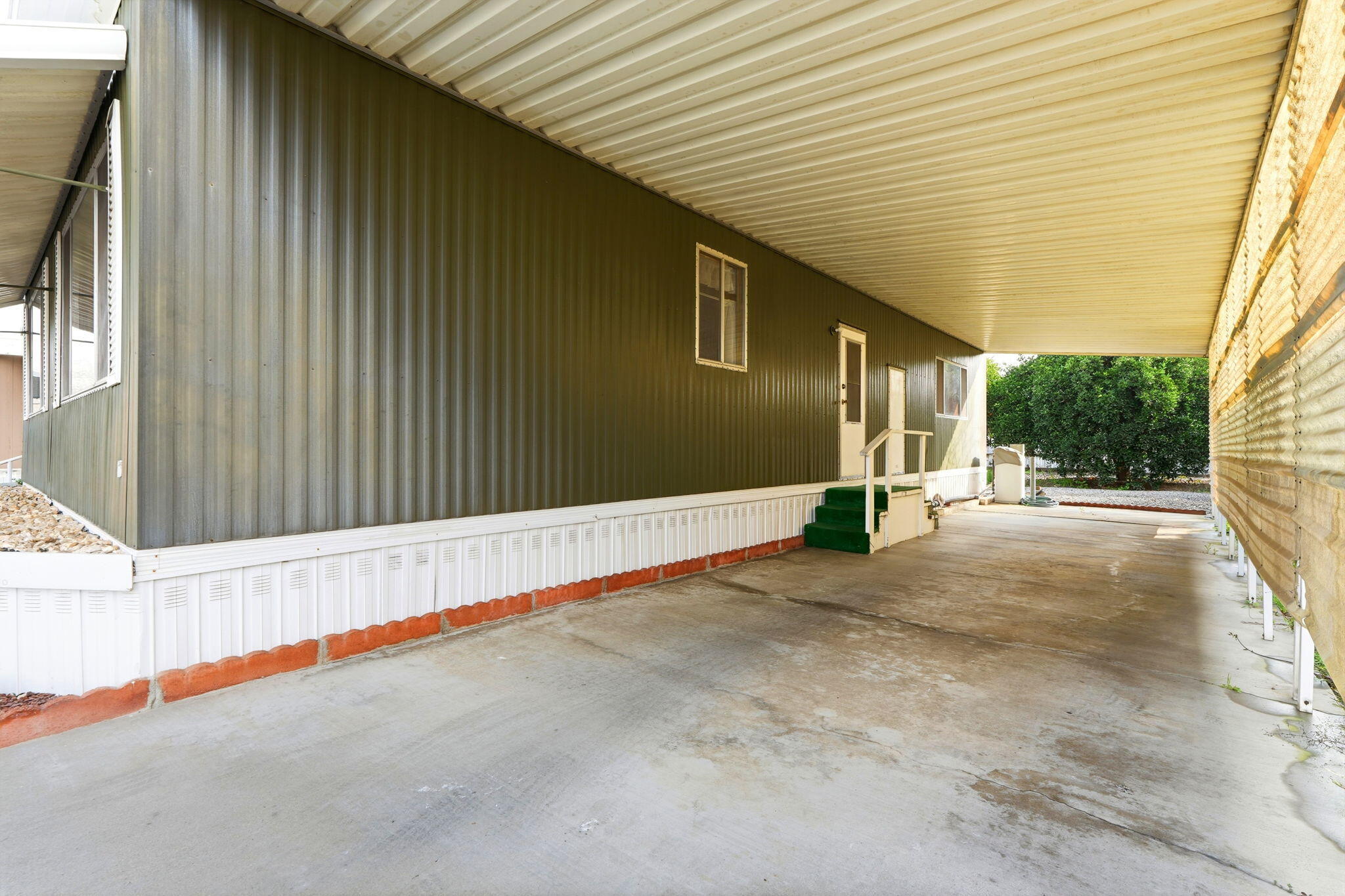 630 W Hermosa Street, Spc 6