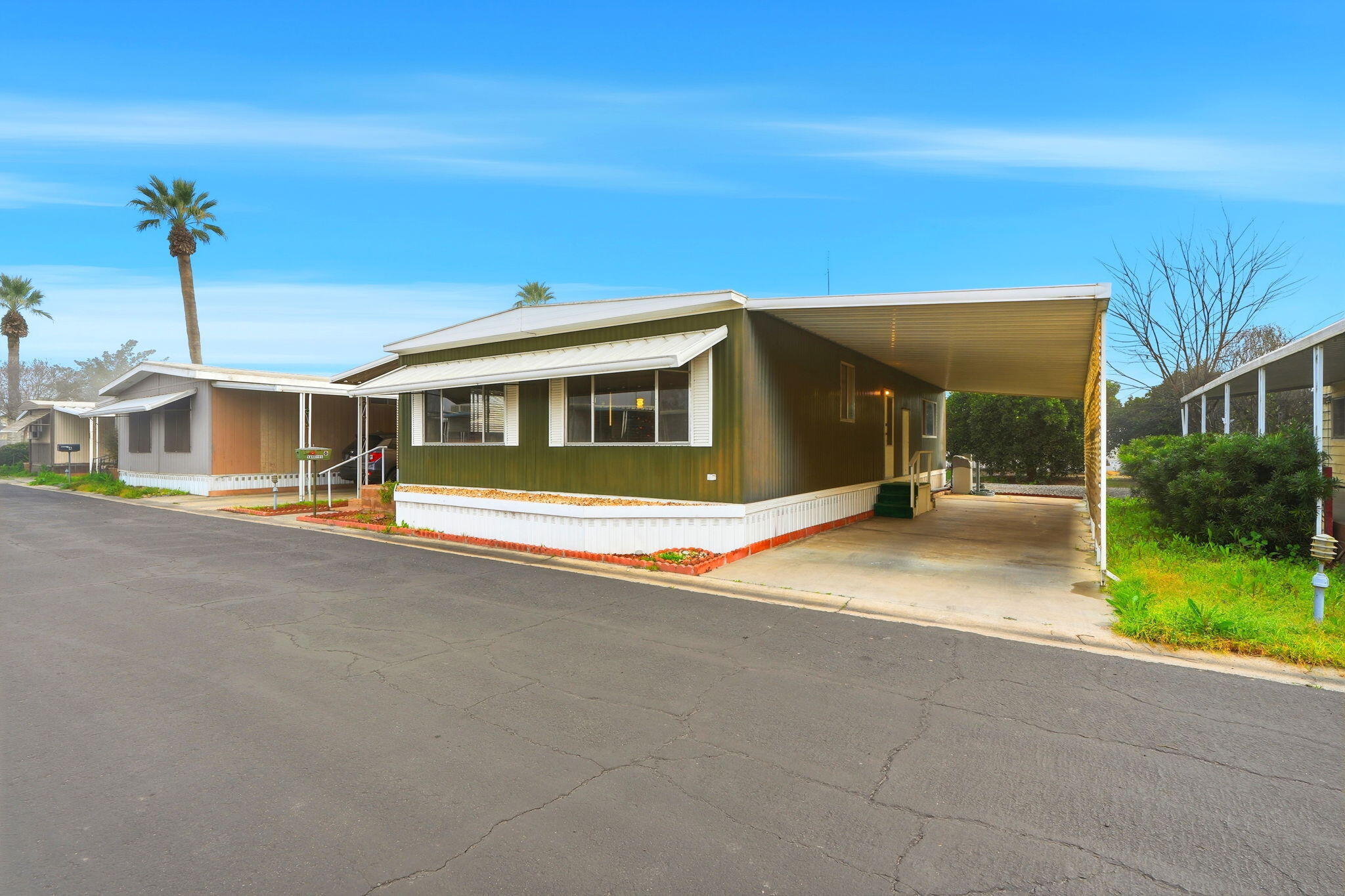 630 W Hermosa Street, Spc 6