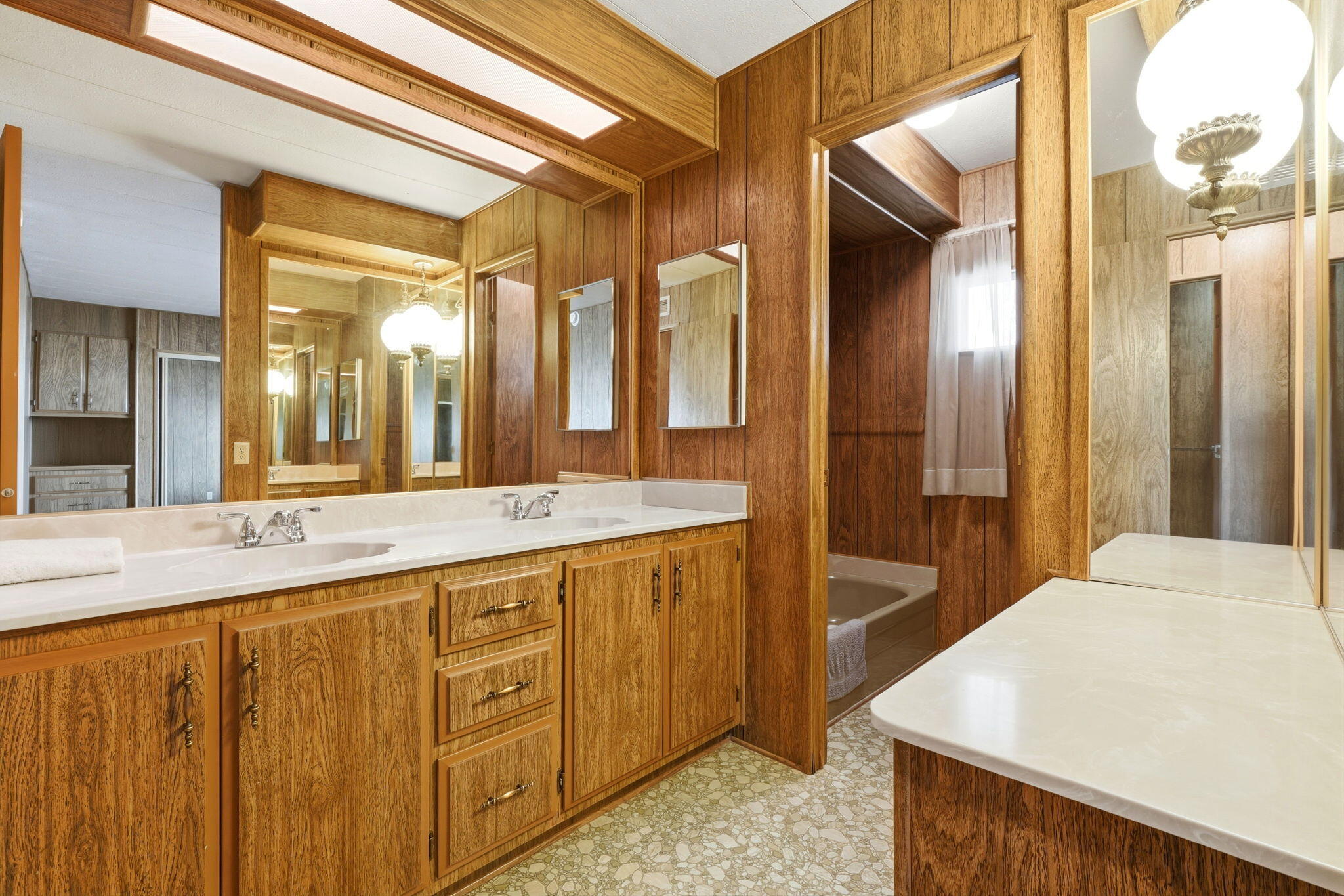 630 W Hermosa Street, Spc 6