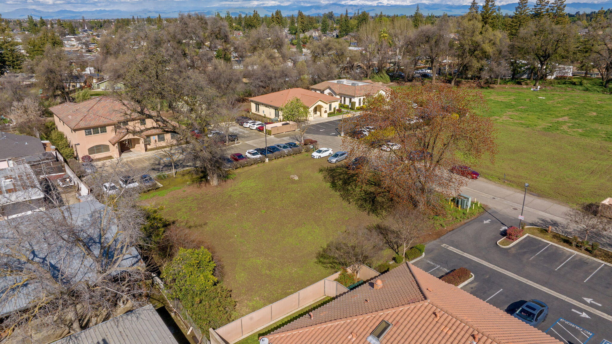 4242 W Mineral King Avenue