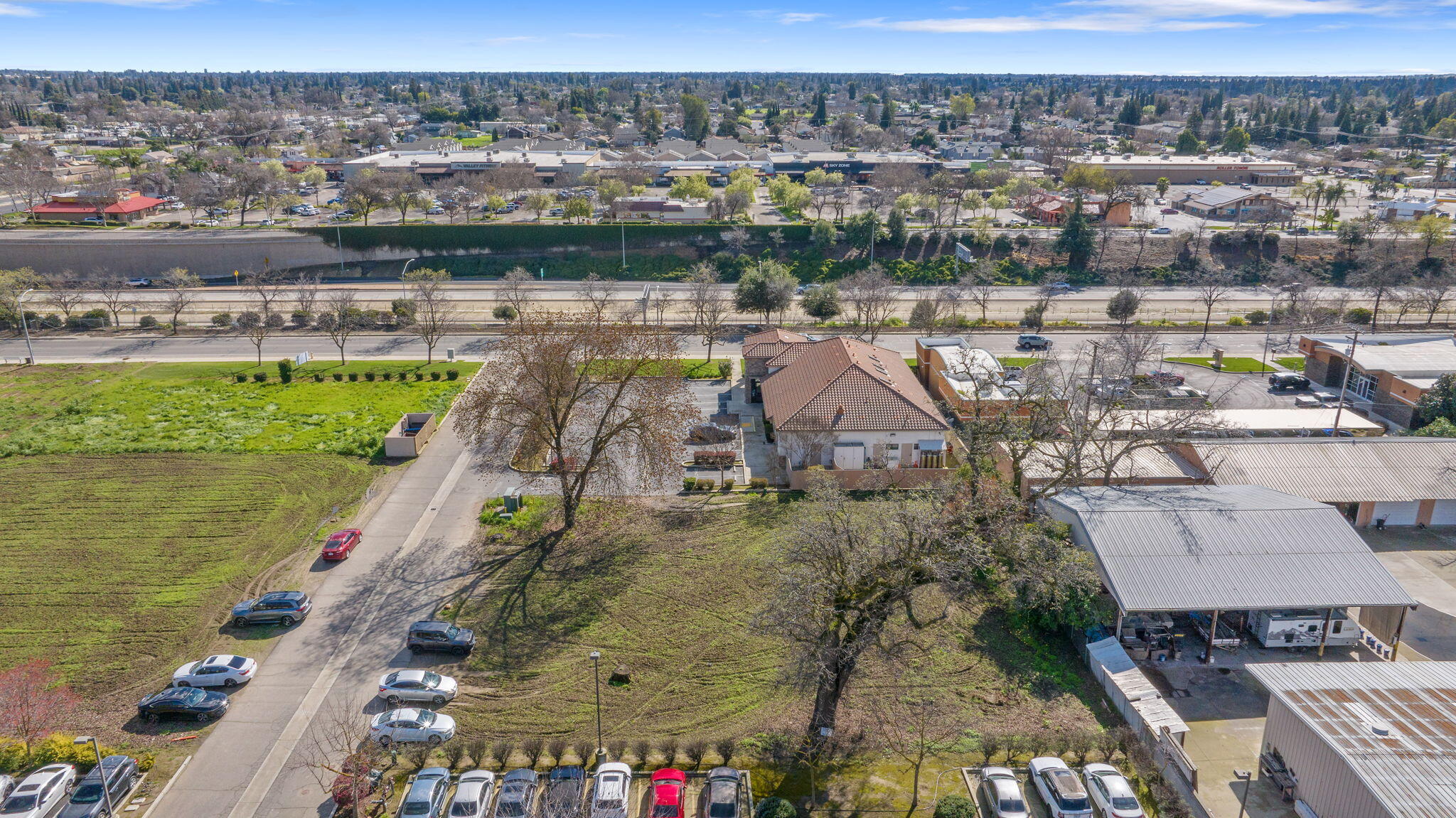 4242 W Mineral King Avenue