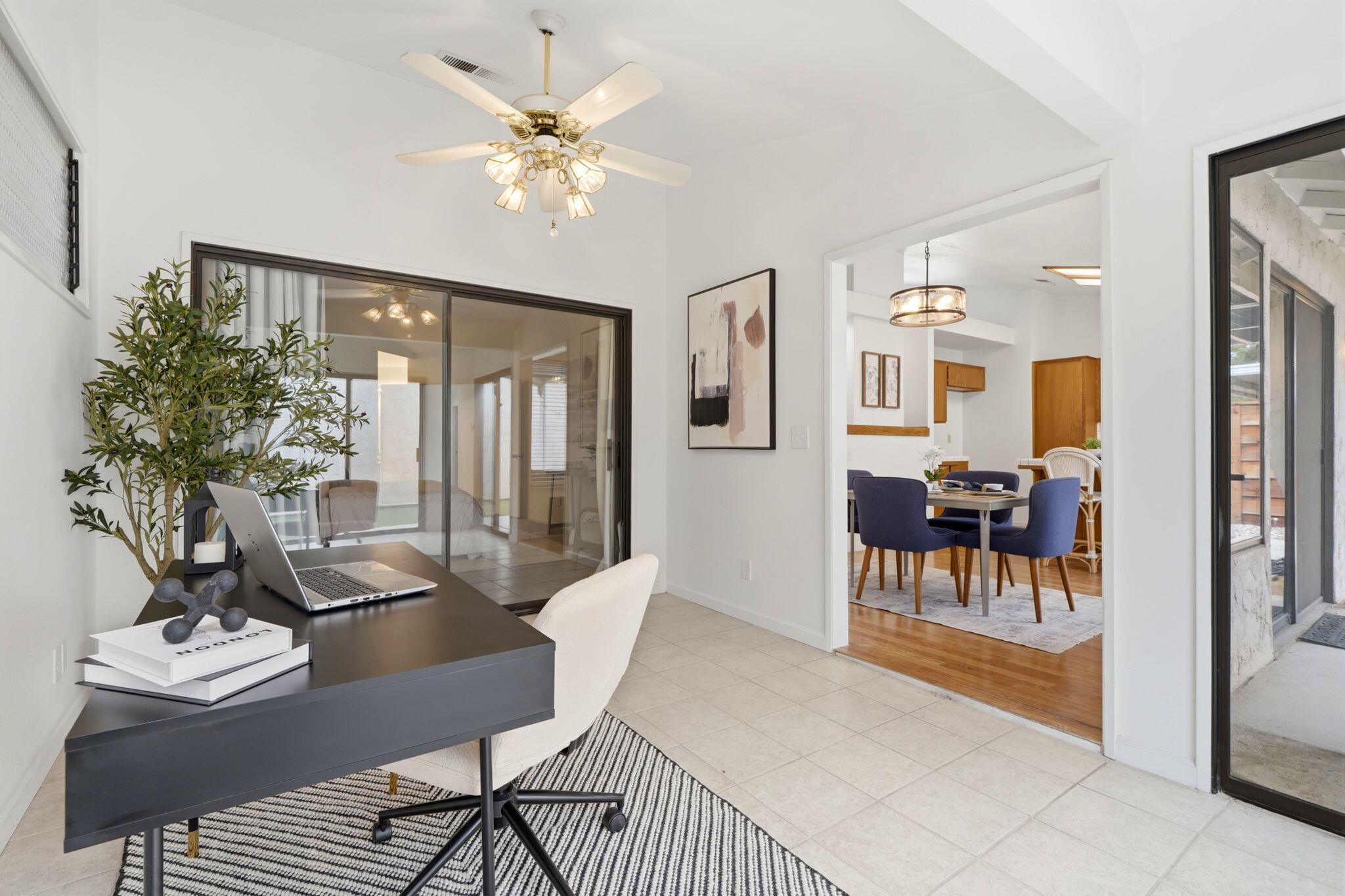 1912 S Pinnacle Street