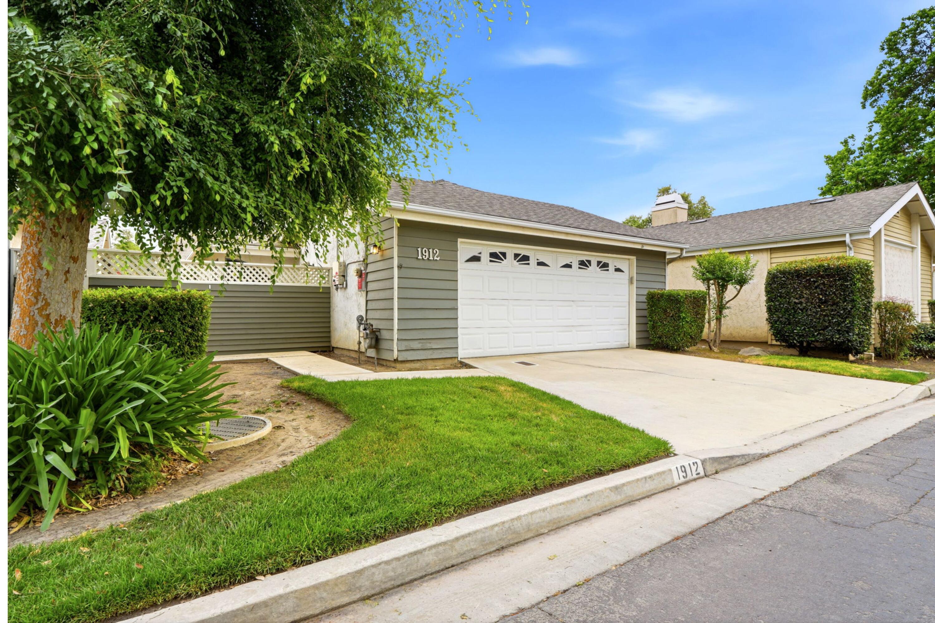 1912 S Pinnacle Street