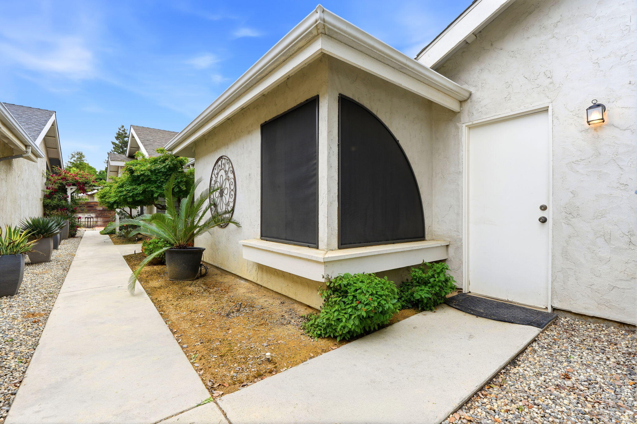 1912 S Pinnacle Street