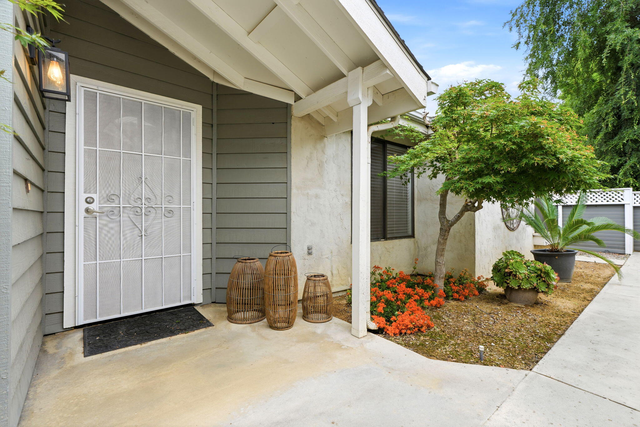 1912 S Pinnacle Street