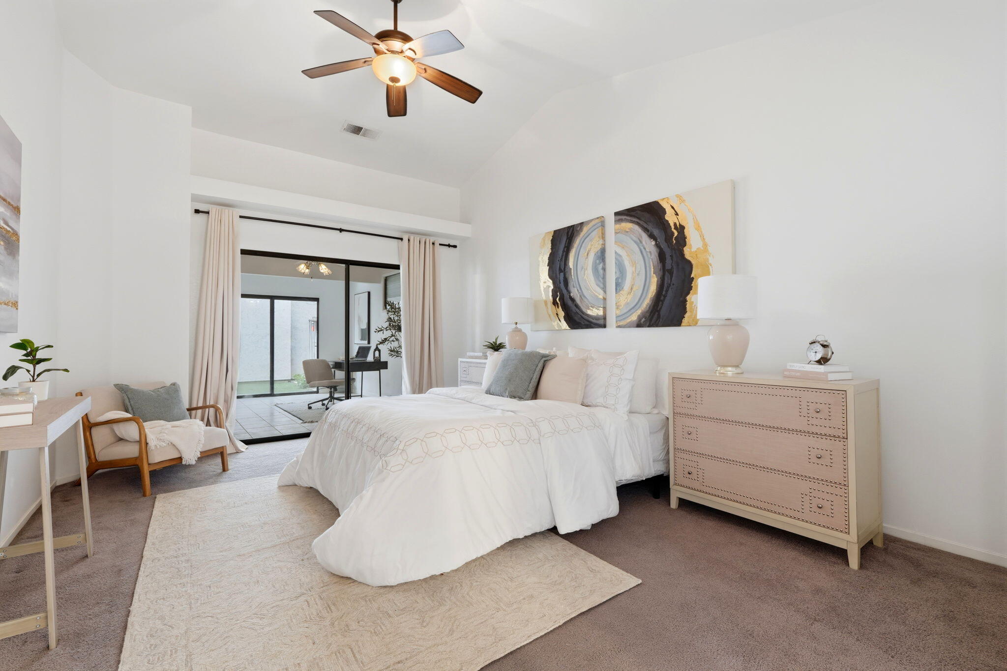 1912 S Pinnacle Street