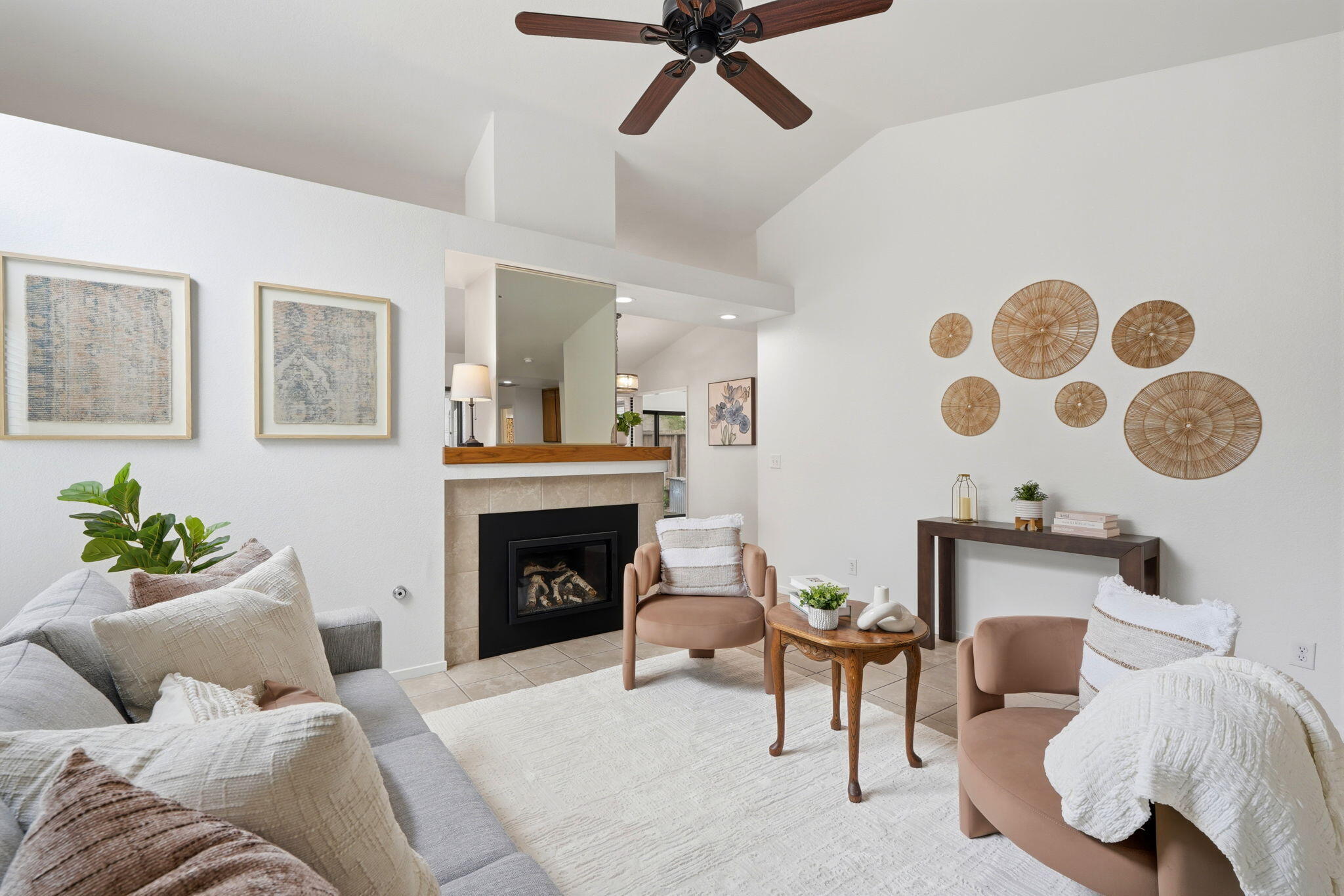 1912 S Pinnacle Street