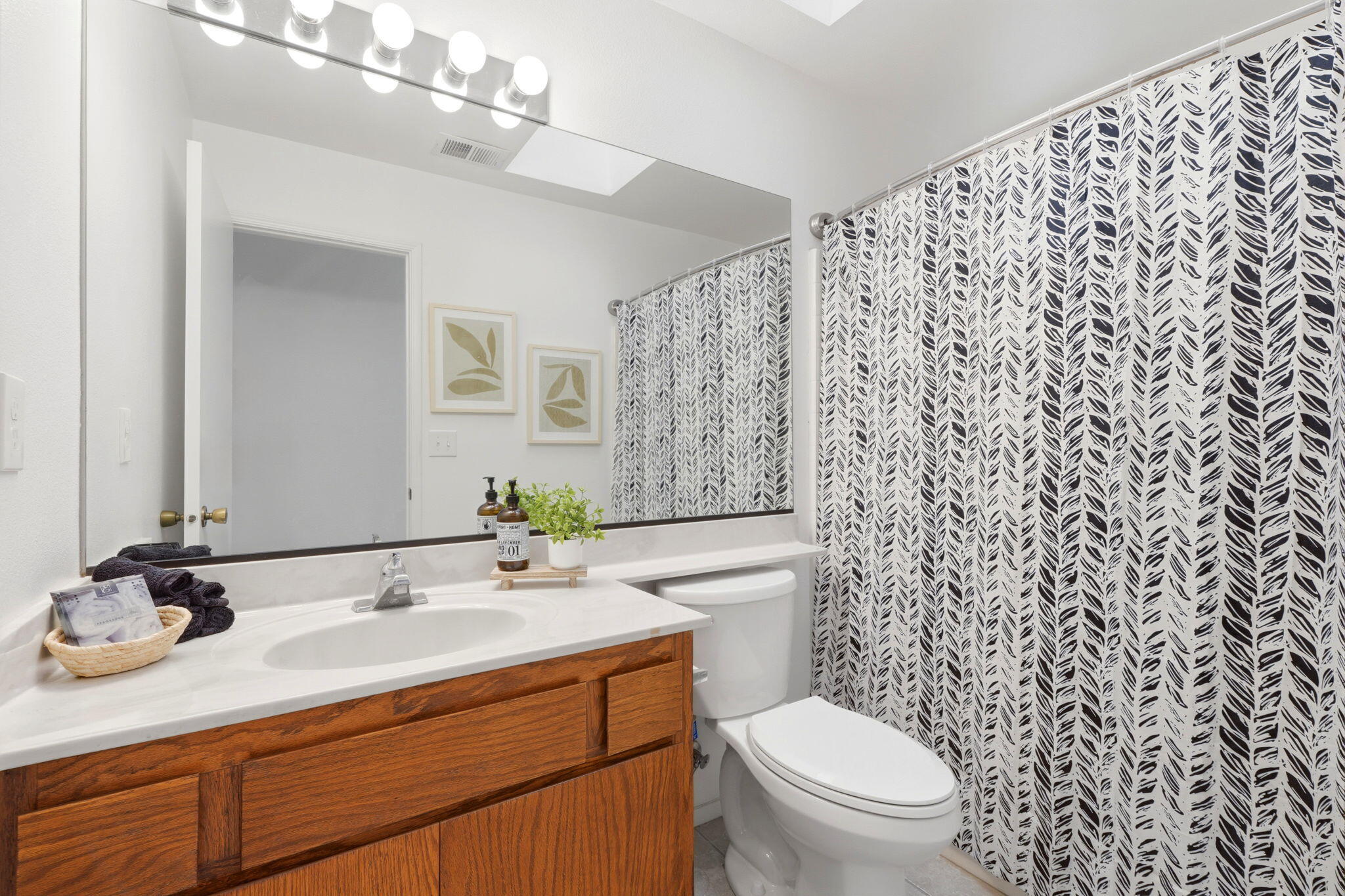 1912 S Pinnacle Street