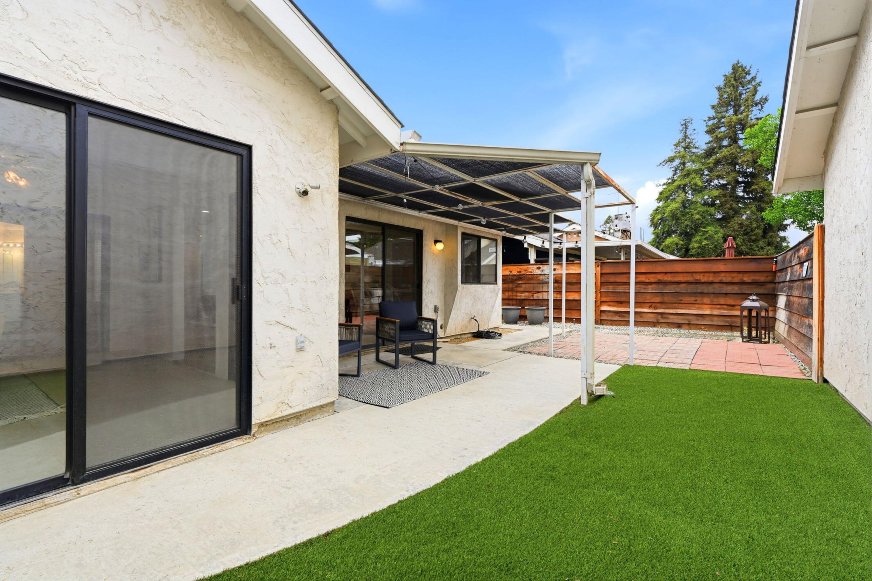 1912 S Pinnacle Street