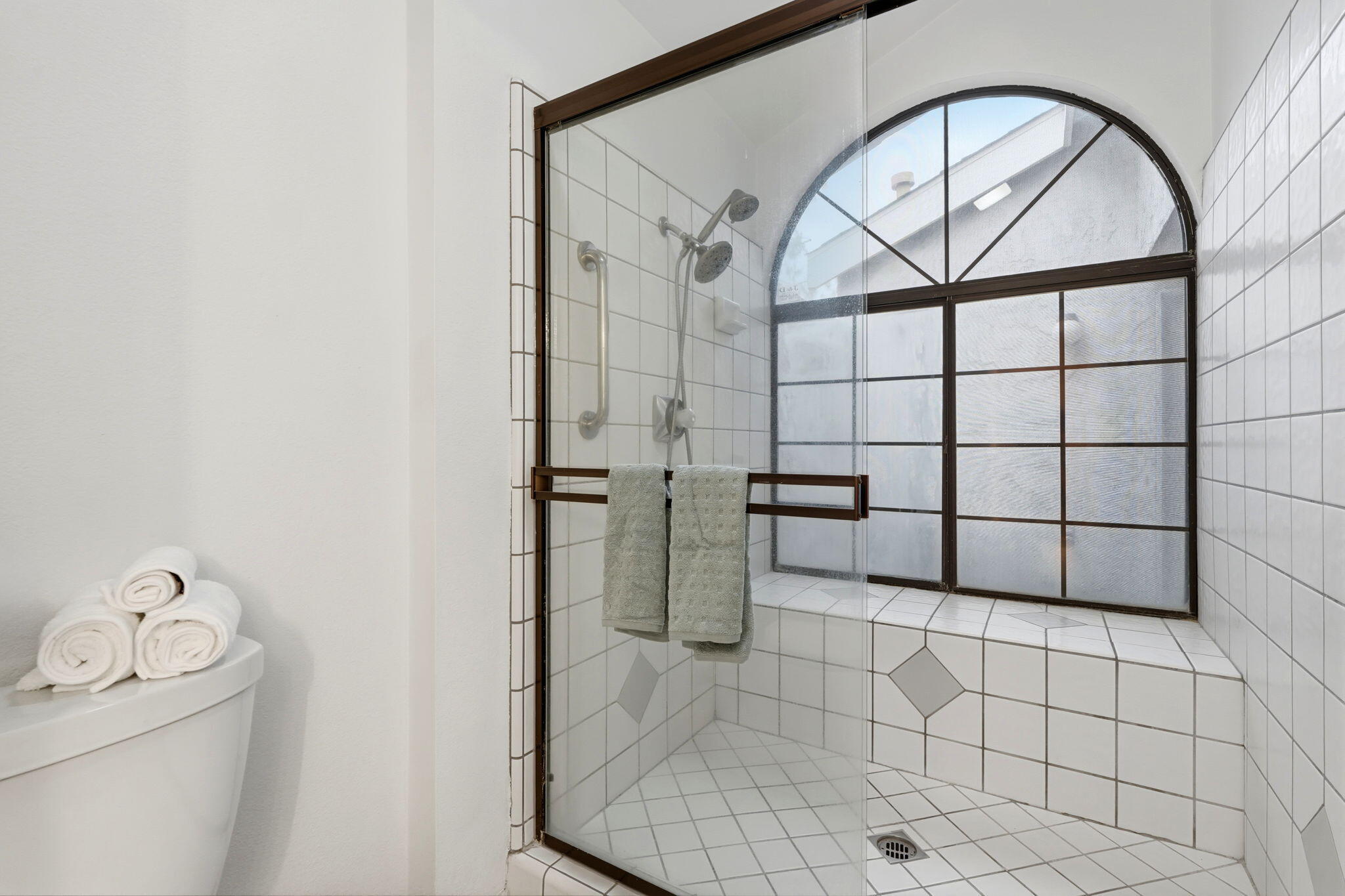 1912 S Pinnacle Street