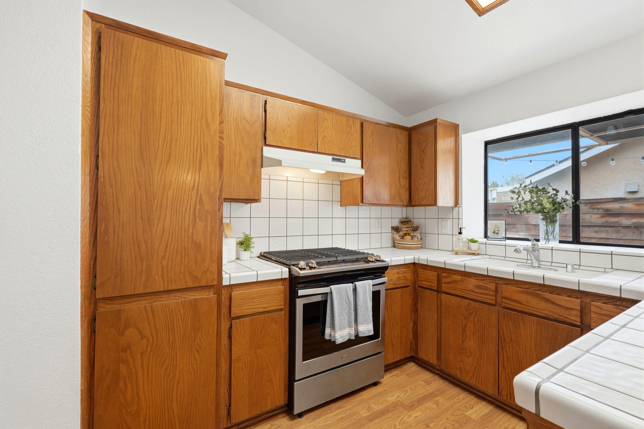 1912 S Pinnacle Street