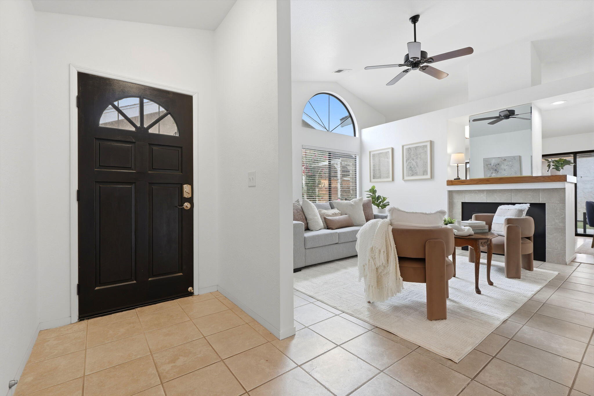 1912 S Pinnacle Street