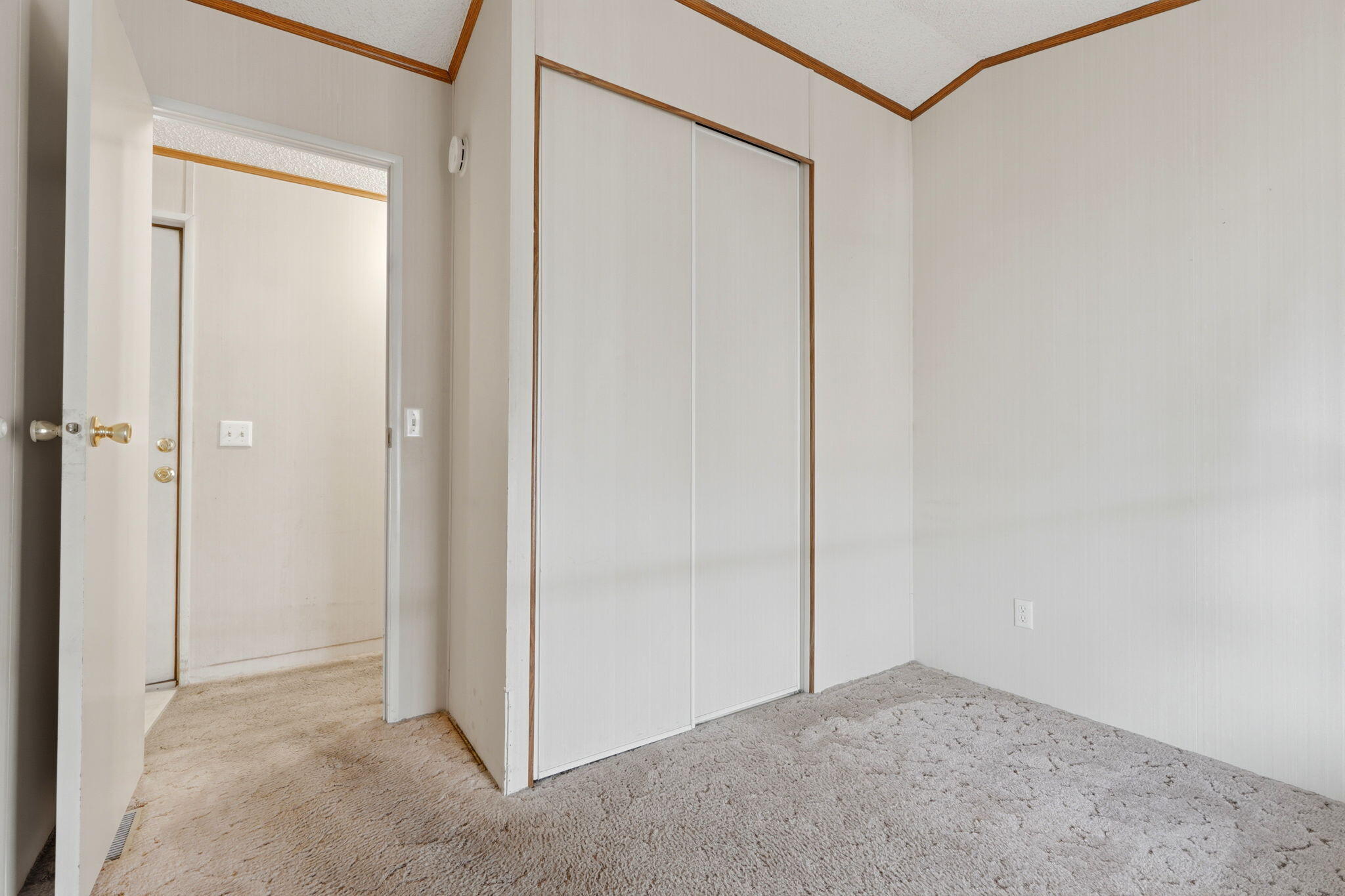 550 W Hermosa Street, 11