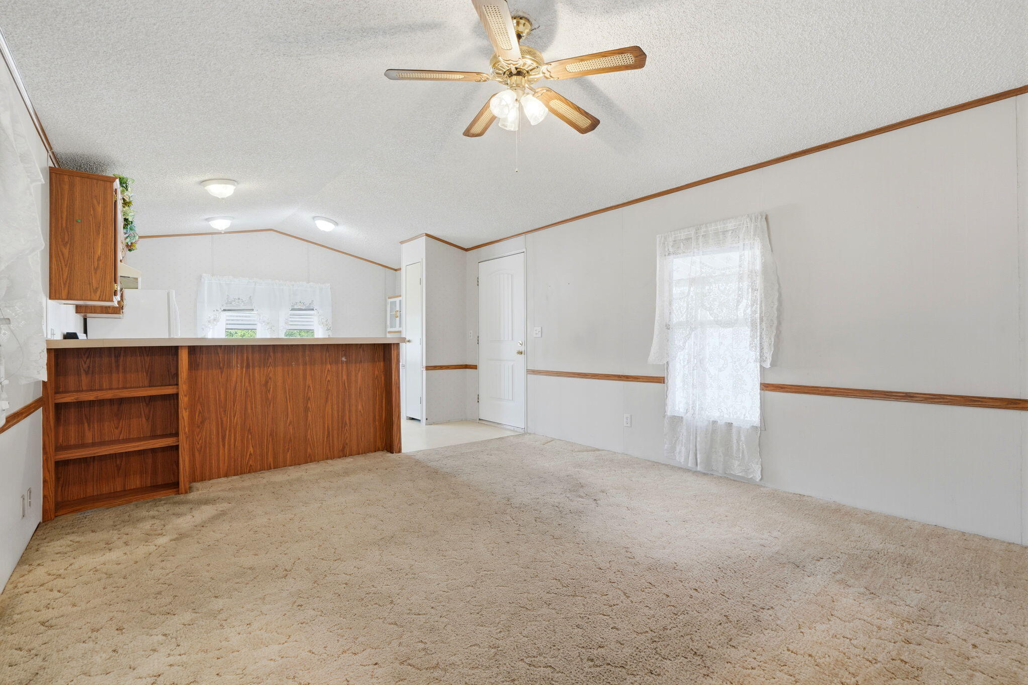 550 W Hermosa Street, 11